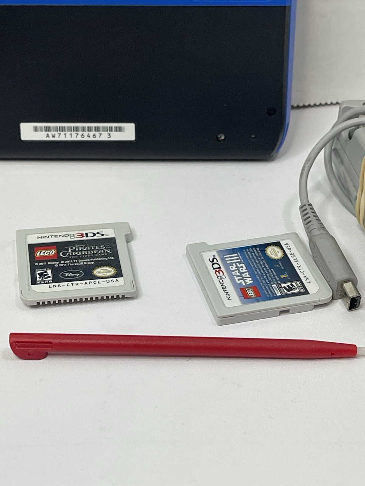 Nintendo 2DS Black & Blue Handheld Video Game System FTR-001 w Charger & Games