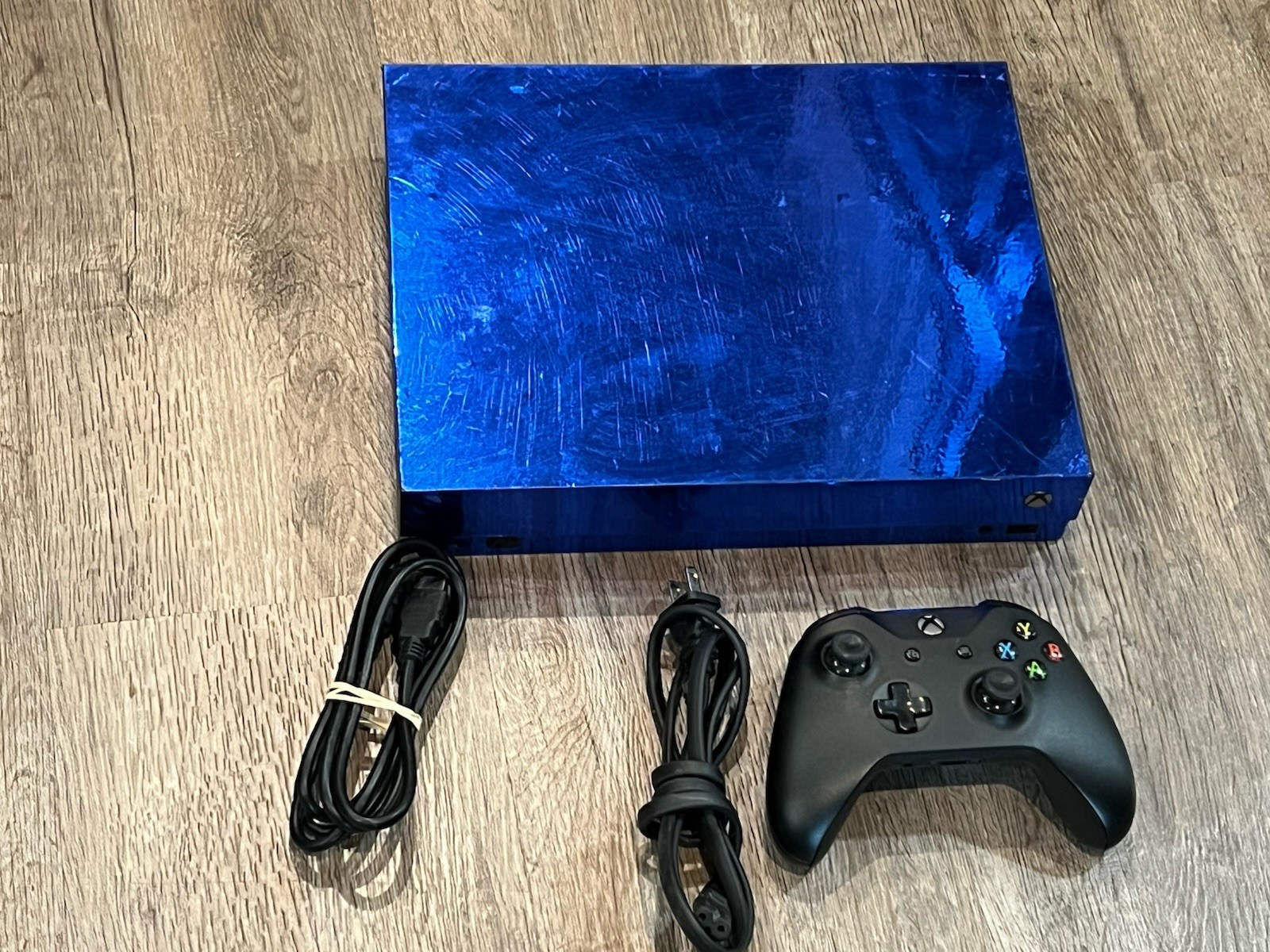 Microsoft Xbox One X 1TB Console Gaming System Black 1787 + Controller !!