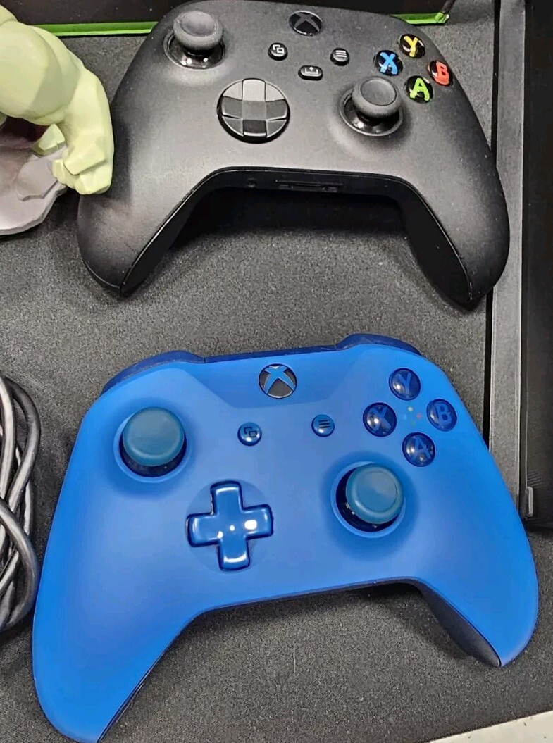 Microsoft Xbox One X Taco Bell Eclipse Console + 24 Games & Controllers