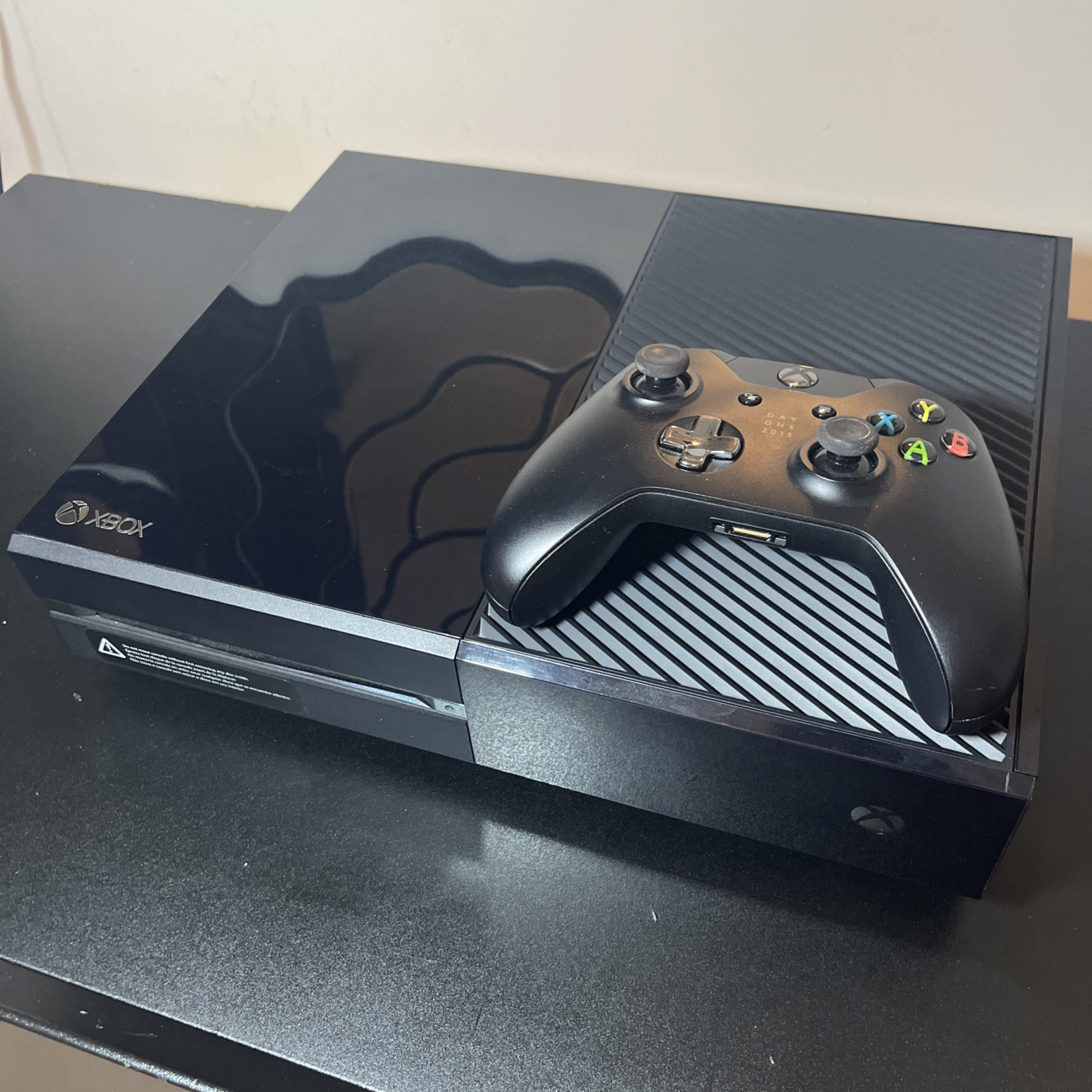 Xbox One Console and 1 Controller