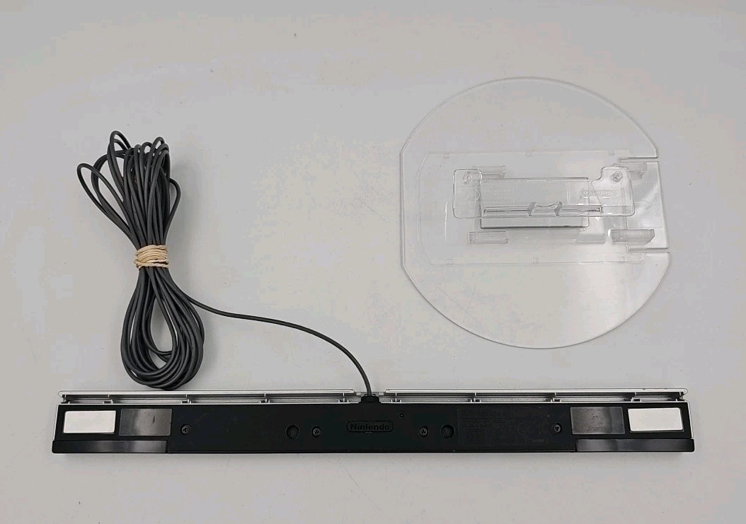 NINTENDO Wii With Balance Board 2 Remotes Udraw 2 Wheels 2 Nunchuks & 6 Games