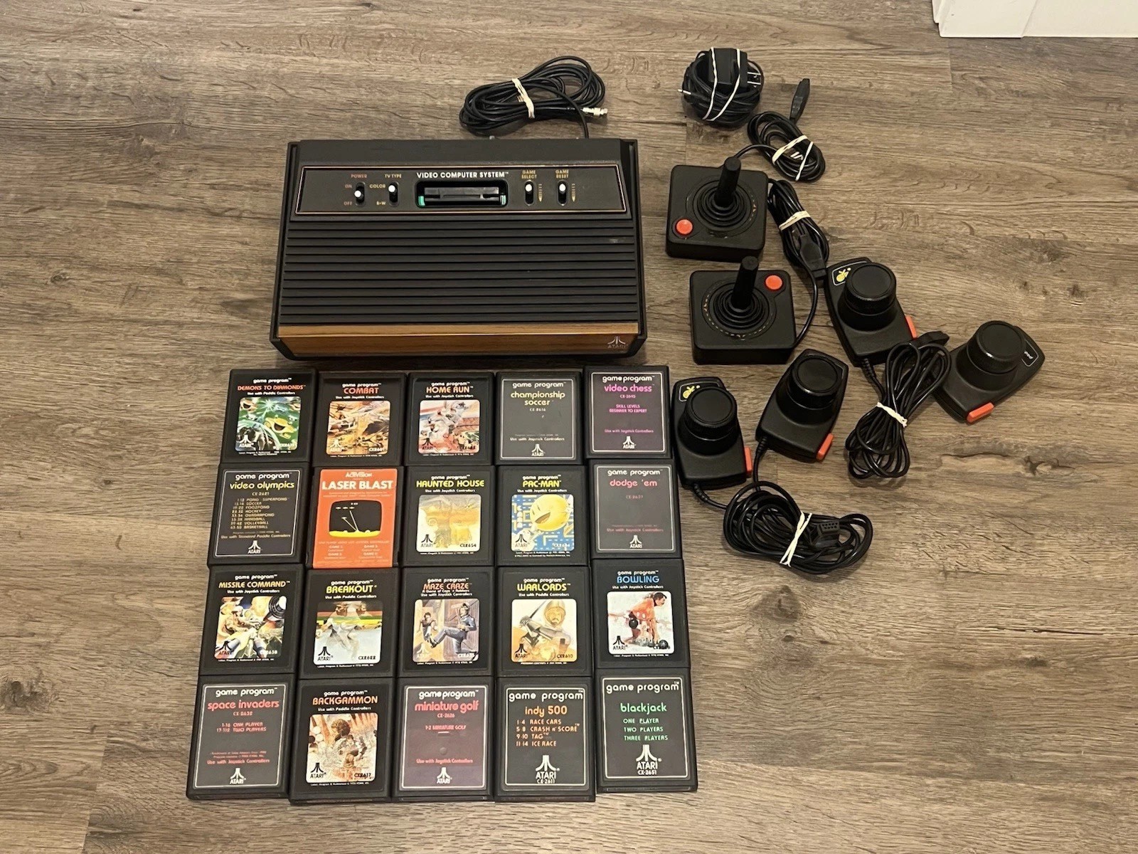 Atari 2600 CX2600A ‘Woody’ Four Switch Console, 20 Games & Controllers Works!!