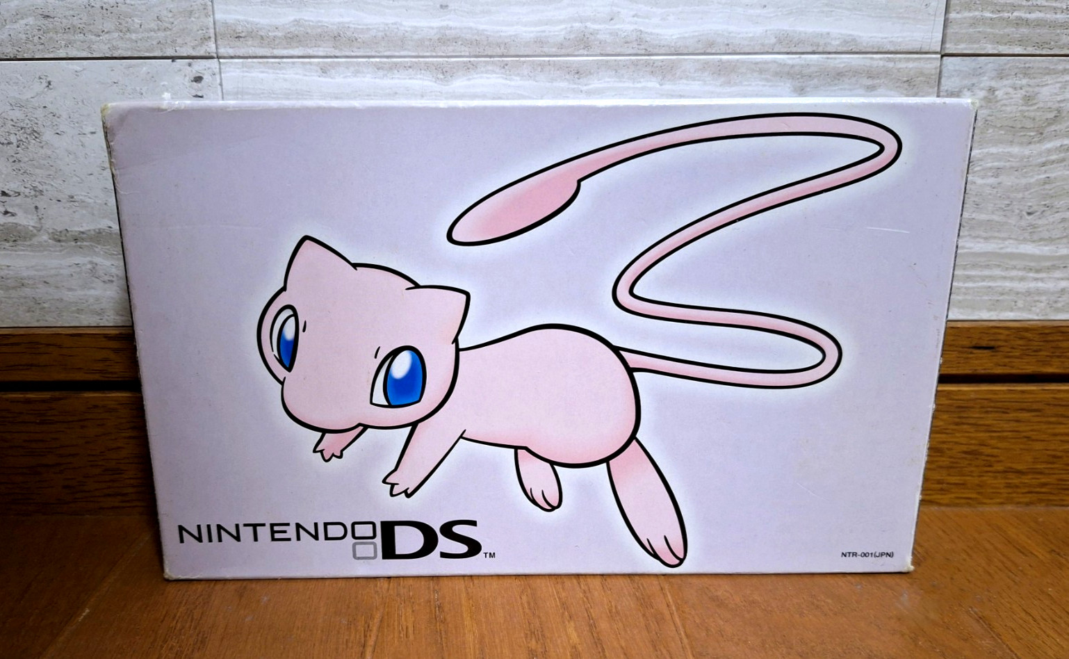 Nintendo DS Mew Limited Edition Pokemon Center Console *MINT SCREENS* 4