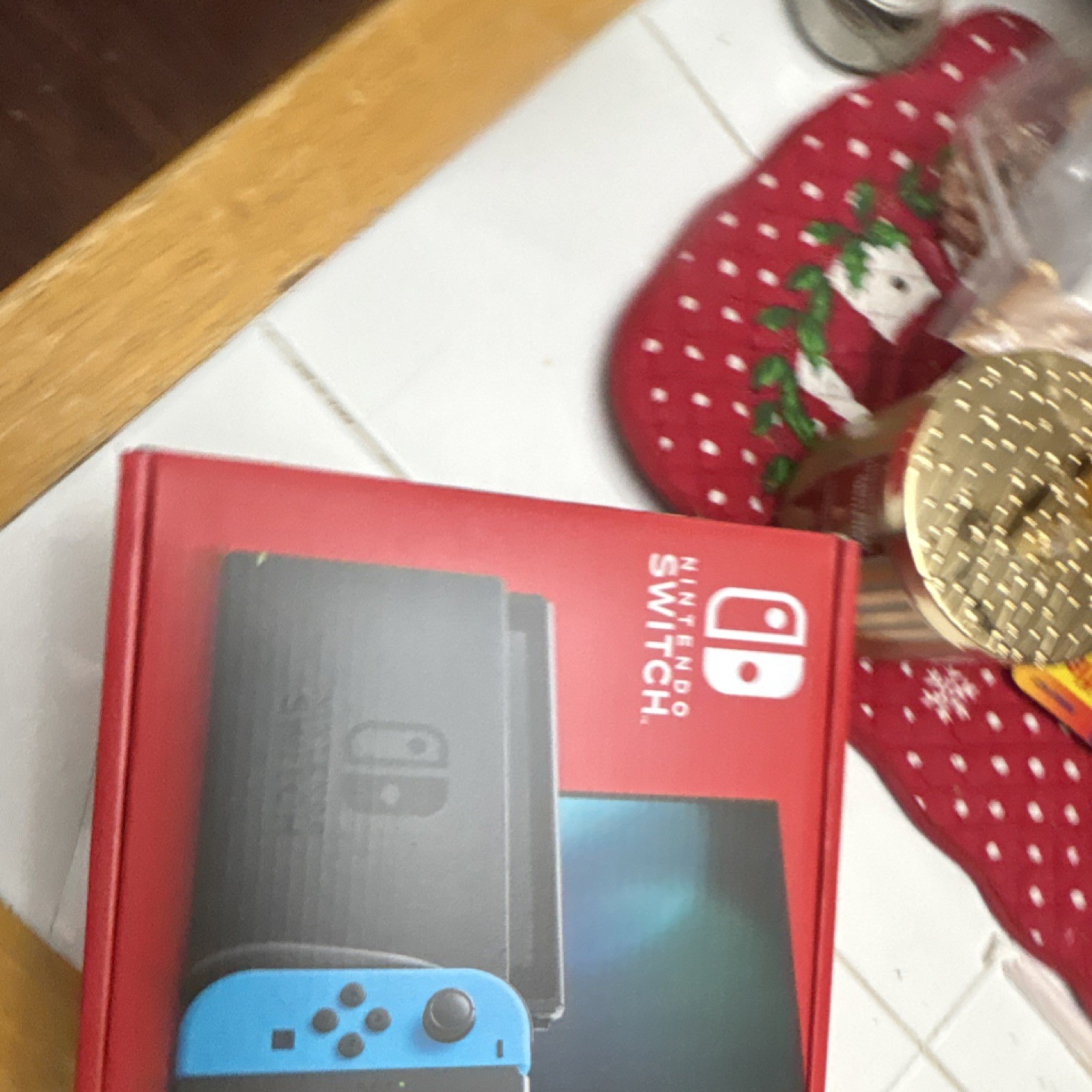 Nintendo Switch Home Console Neon Red & Blue Joy-Con Wi-Fi HDMI Multicolor