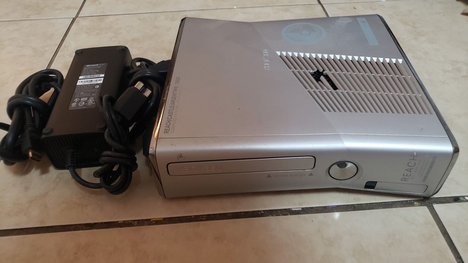 xbox 360 S slim Halo Reach edition console and cords bundle TESTED WORKS