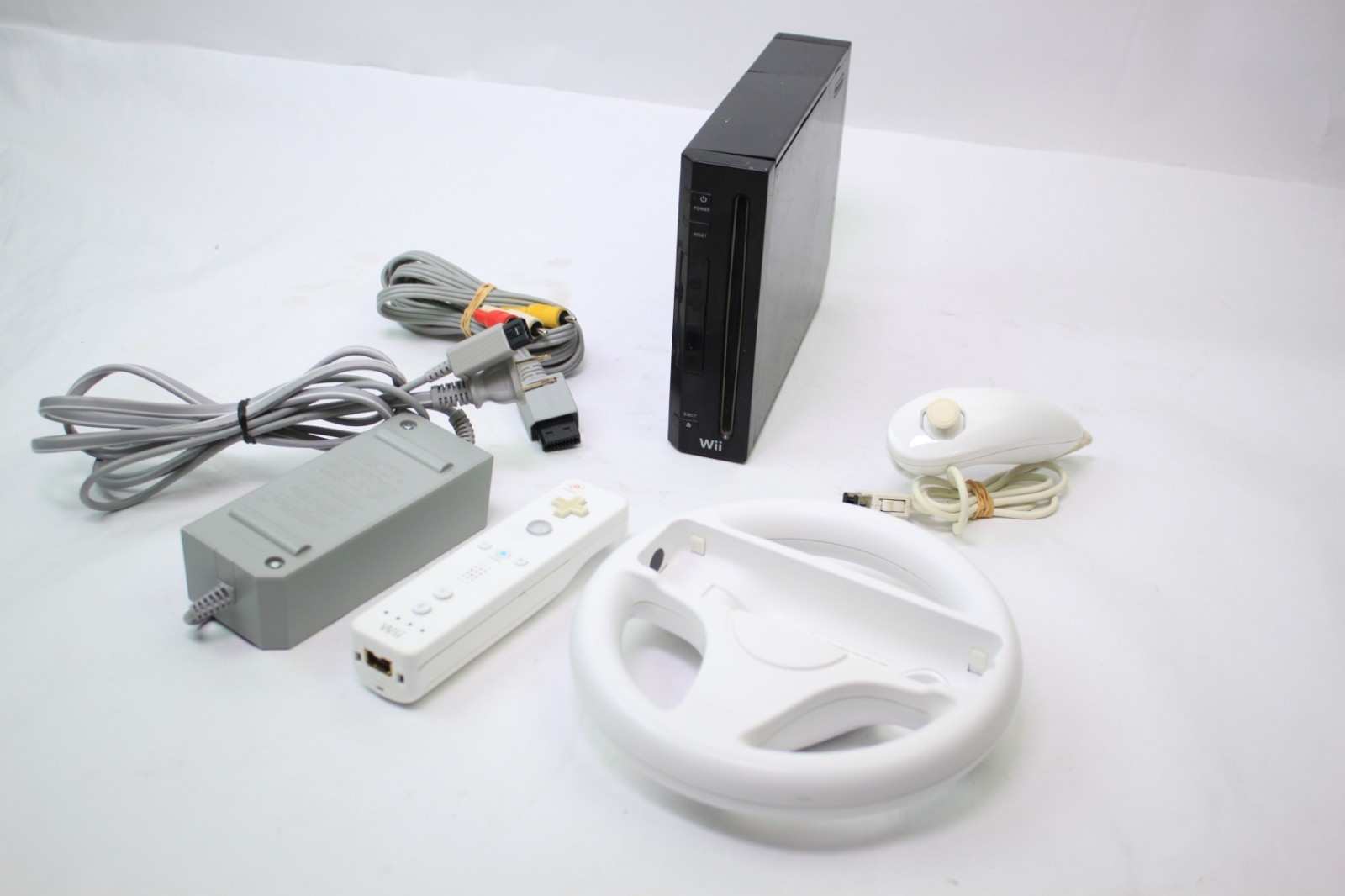 Nintendo Wii Video Game Console RVL-001 w/ Control – Power Supply & AV Cable