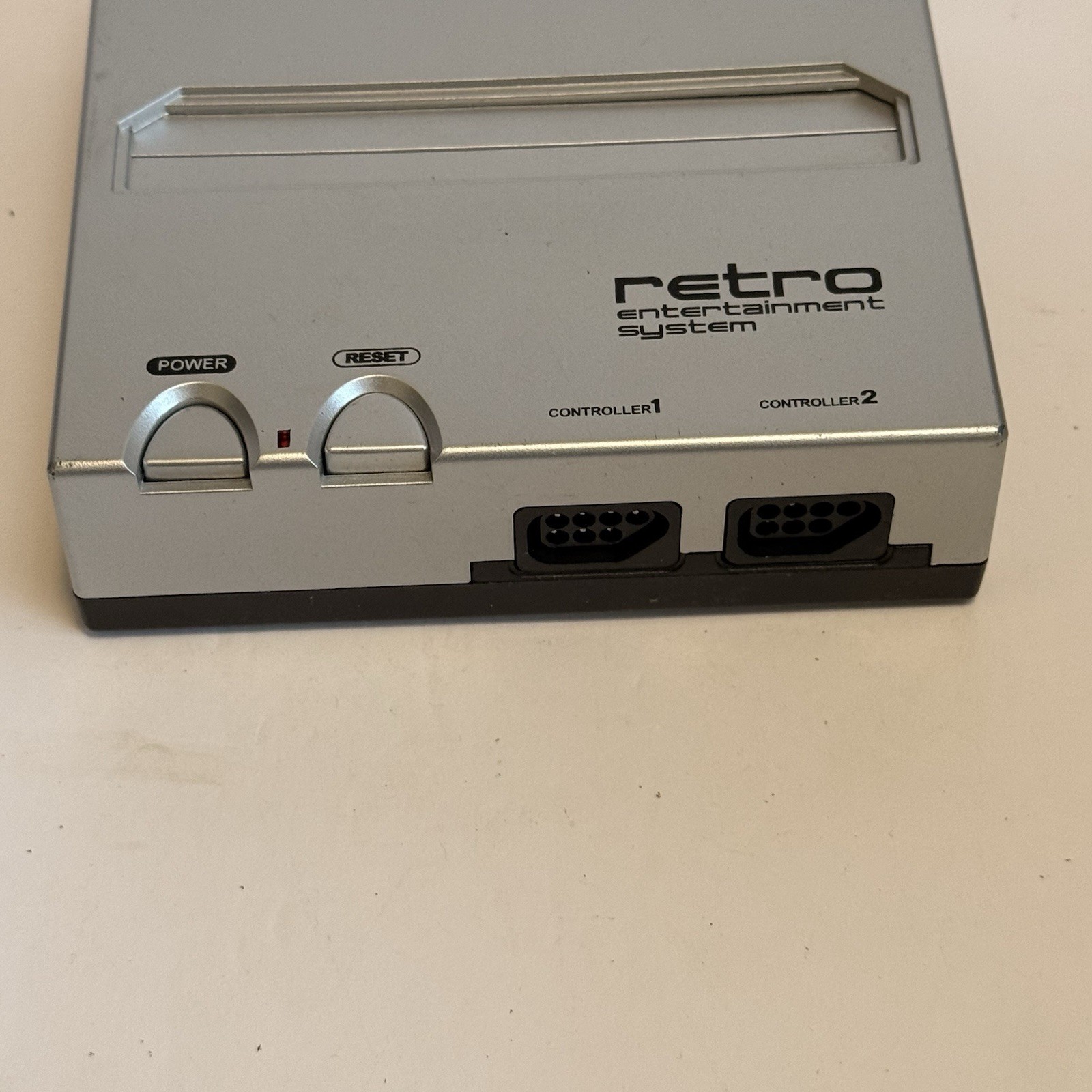 Retro-Bit Entertainment System – Silver & Black Console B
