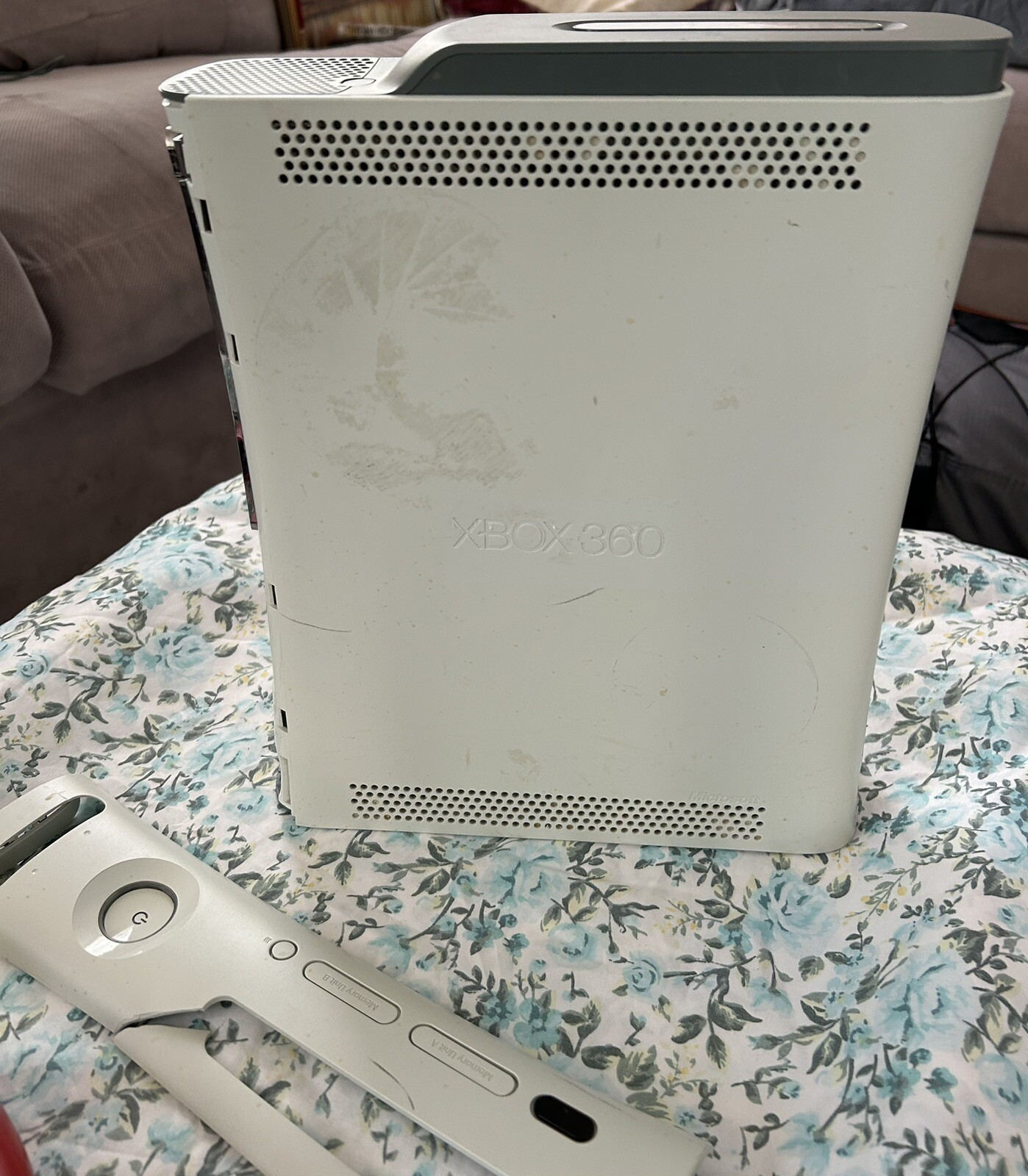 Microsoft Xbox 360 Pro System Bundle 60GB White Console (Untested) *Read Descrip