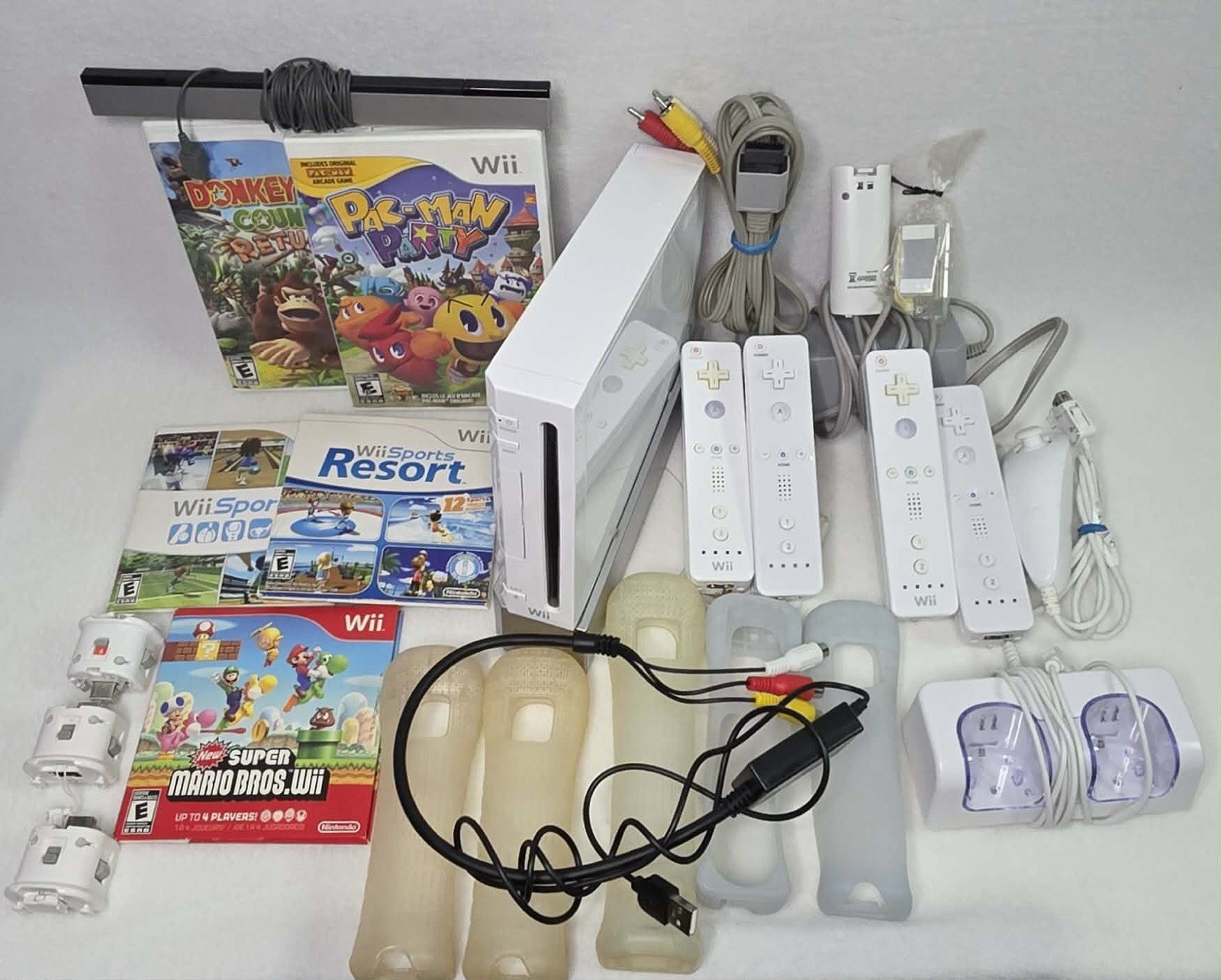 Nintendo Wii RVL-001 Console Bundle Tested Accessories Games Charging Station
