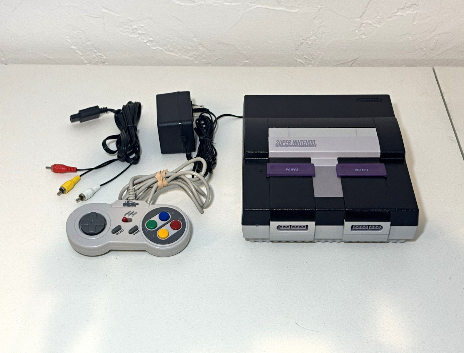 Nintendo SNES Console Bundle w/ Controller, AV & Power Cable