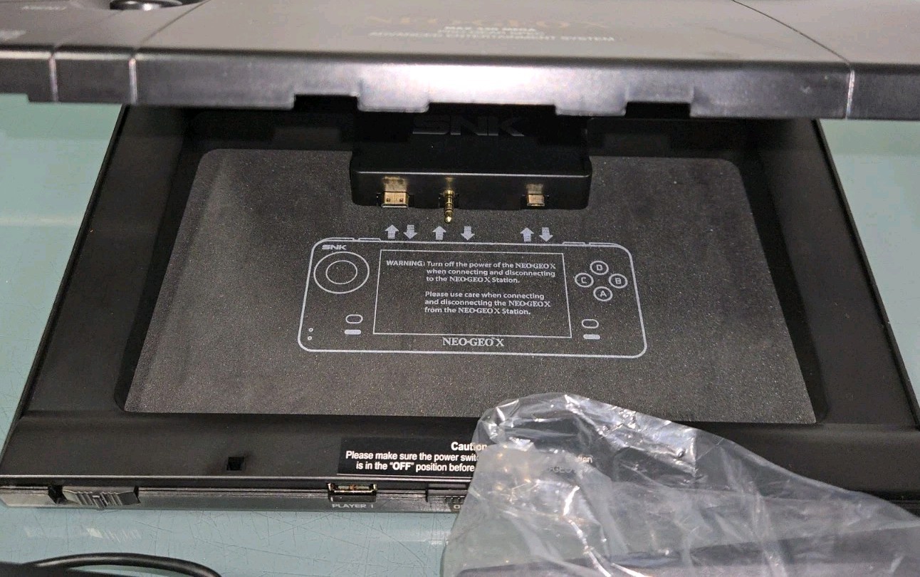Neo Geo X Gold Docking Charge Station + Power Cord + 4 NEW GAMES, +’2 CONTROLL