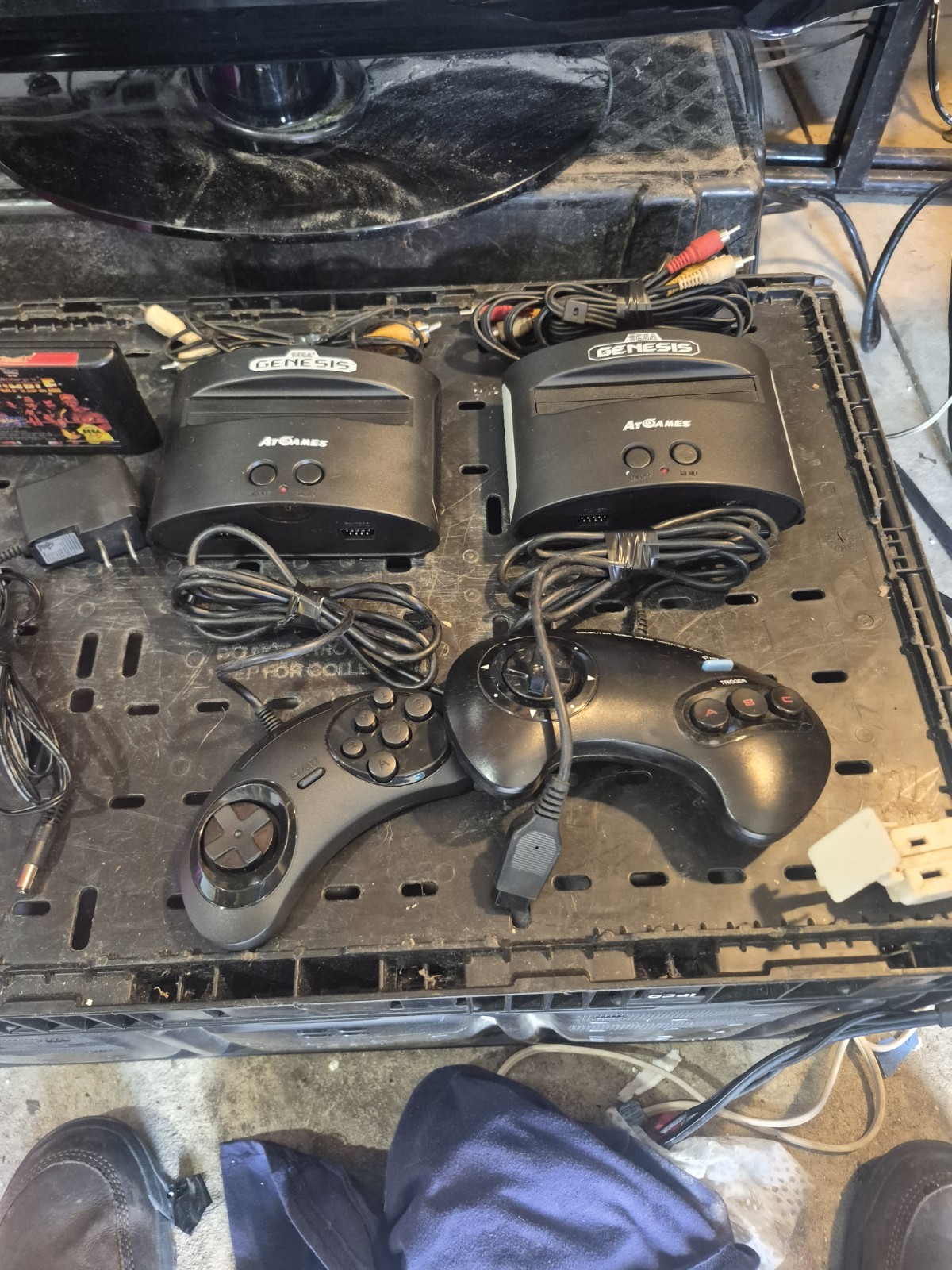 Sega Genesis AT Games 2 Mini Consoles 2 Controllers 1 powerCord 2 a.v crd tst