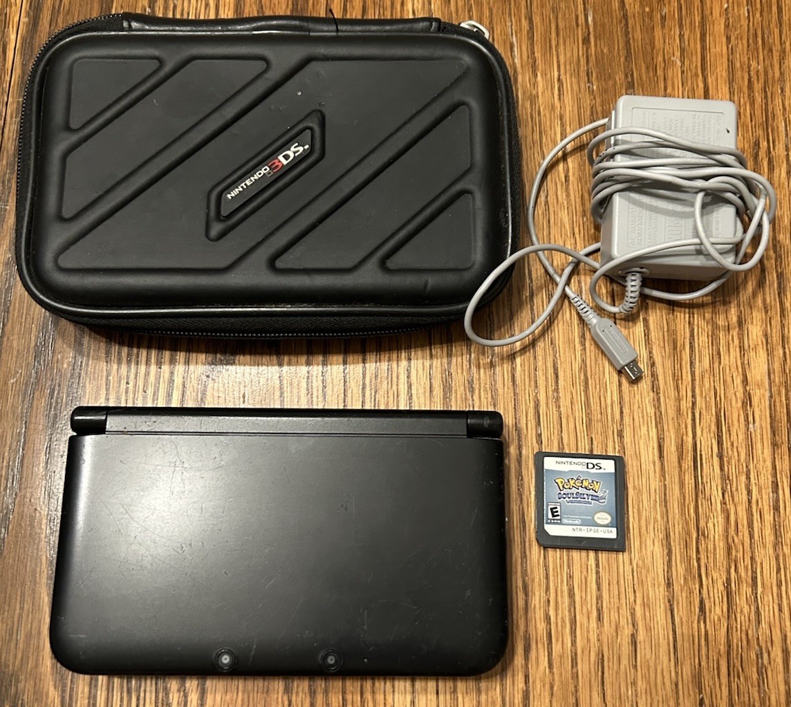 Nintendo 3DS XL Handheld Black W/ Charger Case USA Model Pokemon Soul Silver Lot