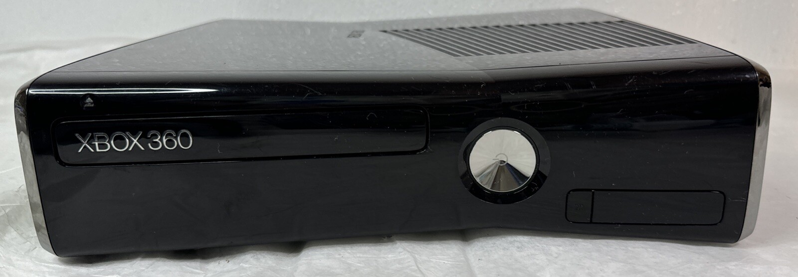 Microsoft XBOX 360S Slim Black Model 1439 250GB Controller & Games Bundle Tested