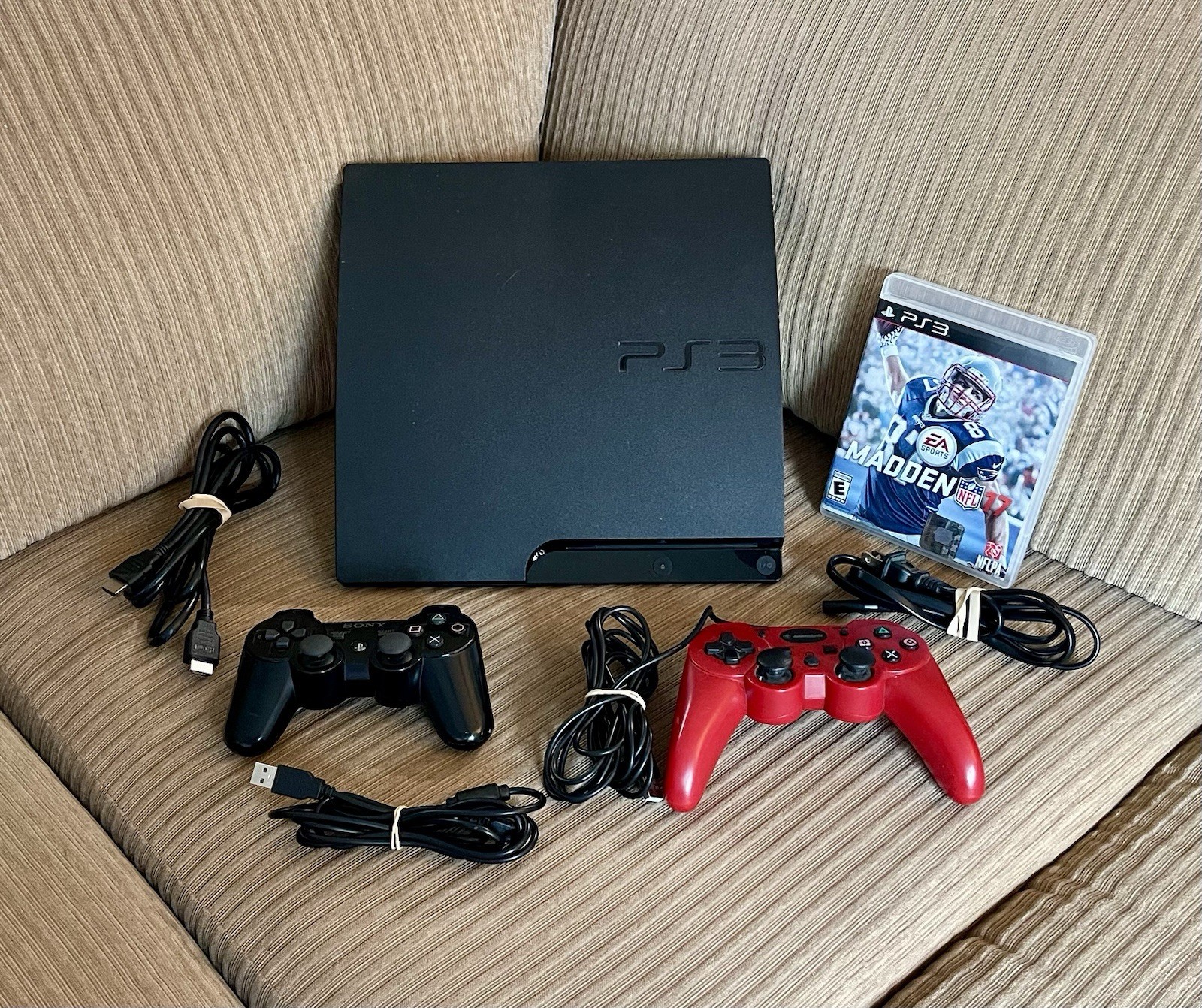 Sony PlayStation 3 PS3 Slim 320 GB CECH-3001B + 2 Controller Tested *SEE VIDEO
