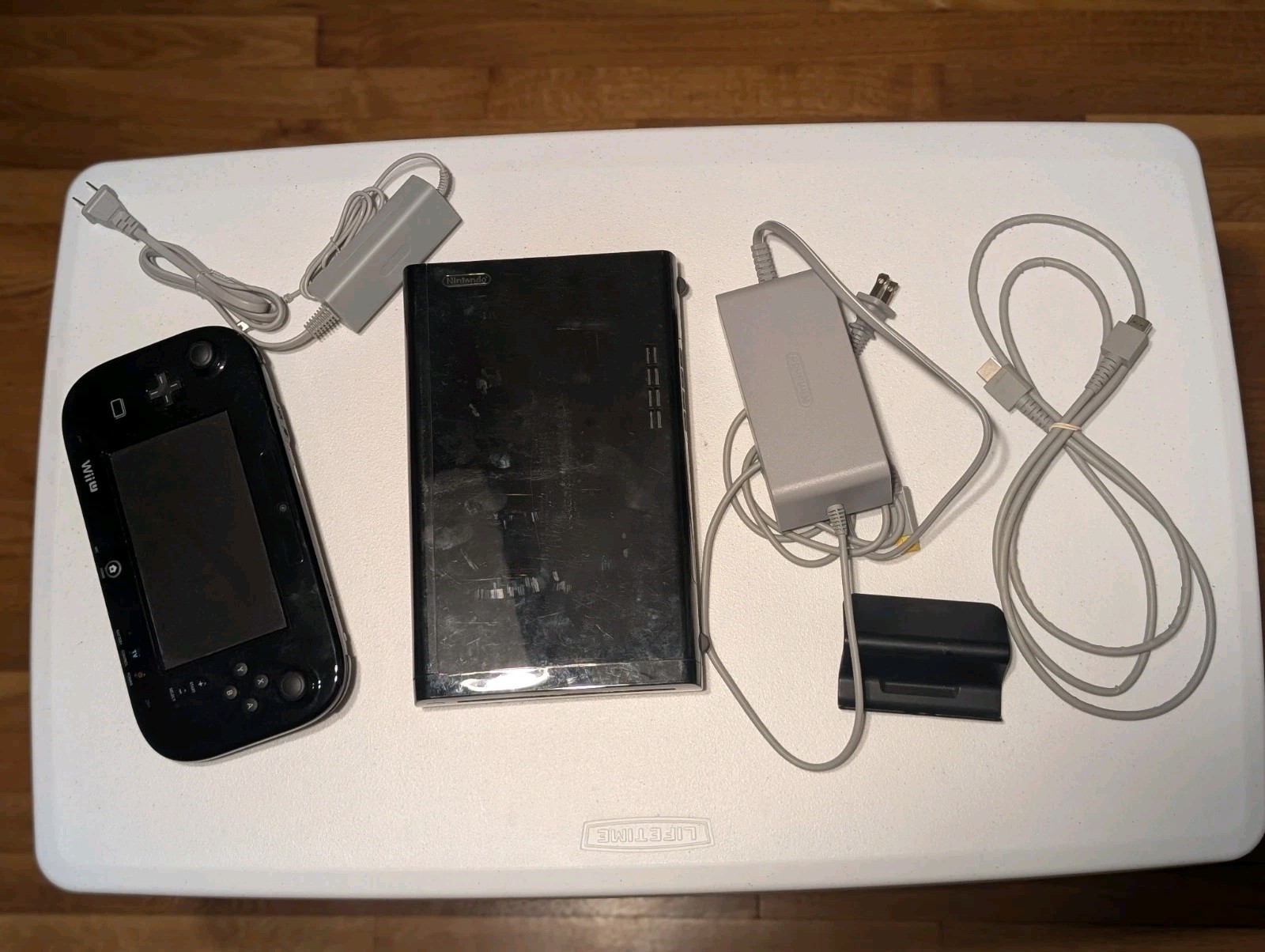 Nintendo Wii U Console 32GB w/ Wii U Game Pad & Power Cords Tested See Pics!