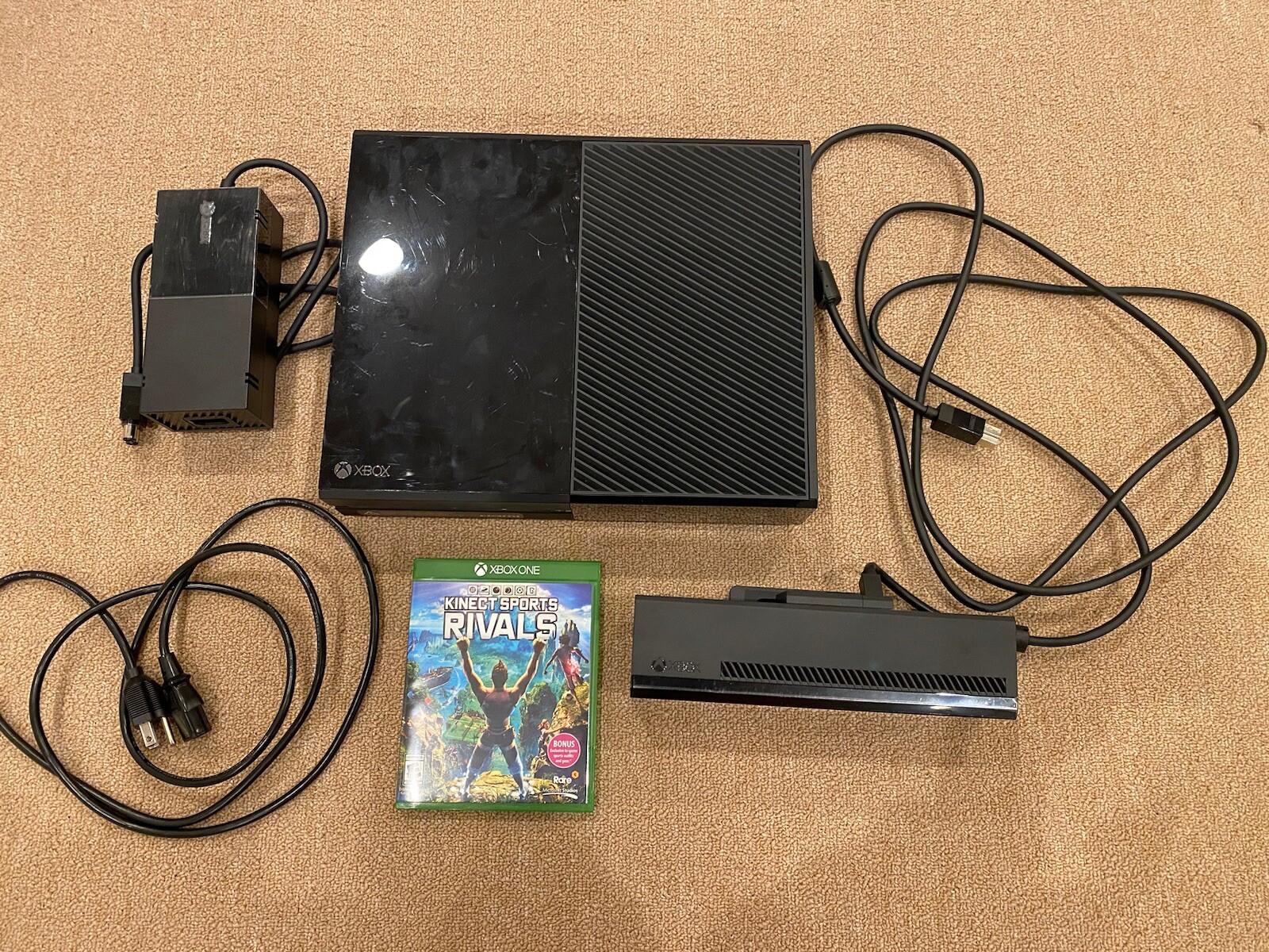 Microsoft Xbox One Console Gaming System Black Charger With Camera With One Game