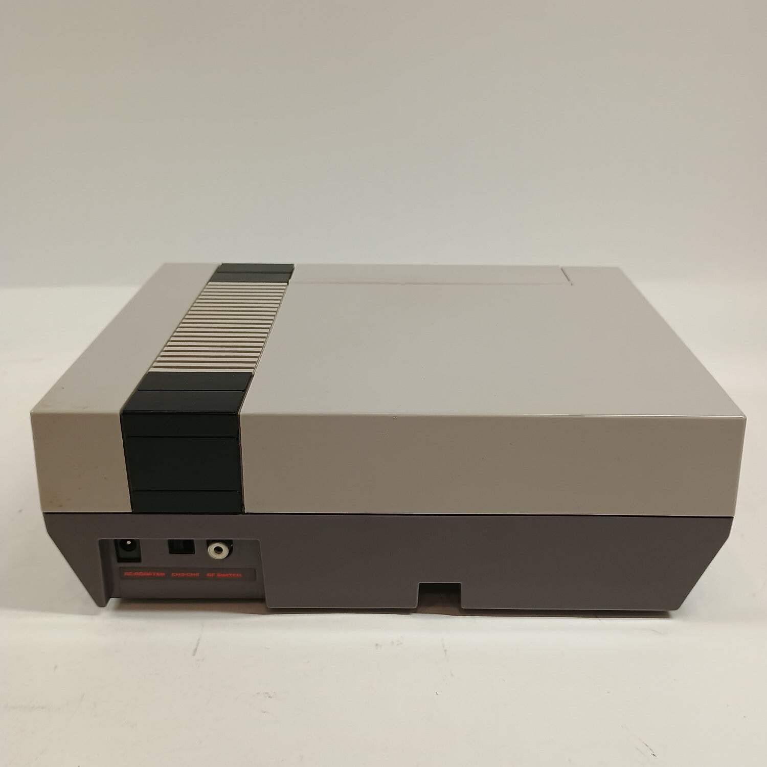 Nintendo Entertainment System NES Console Gaming System NES-001 Gray With Extras