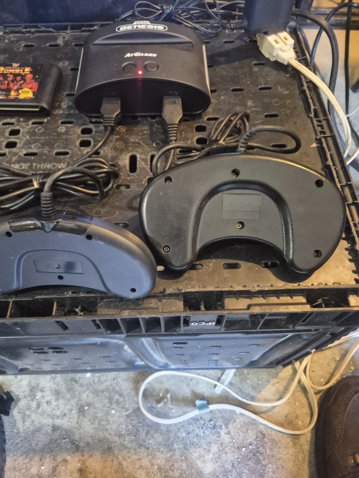 Sega Genesis AT Games 2 Mini Consoles 2 Controllers 1 powerCord 2 a.v crd tst
