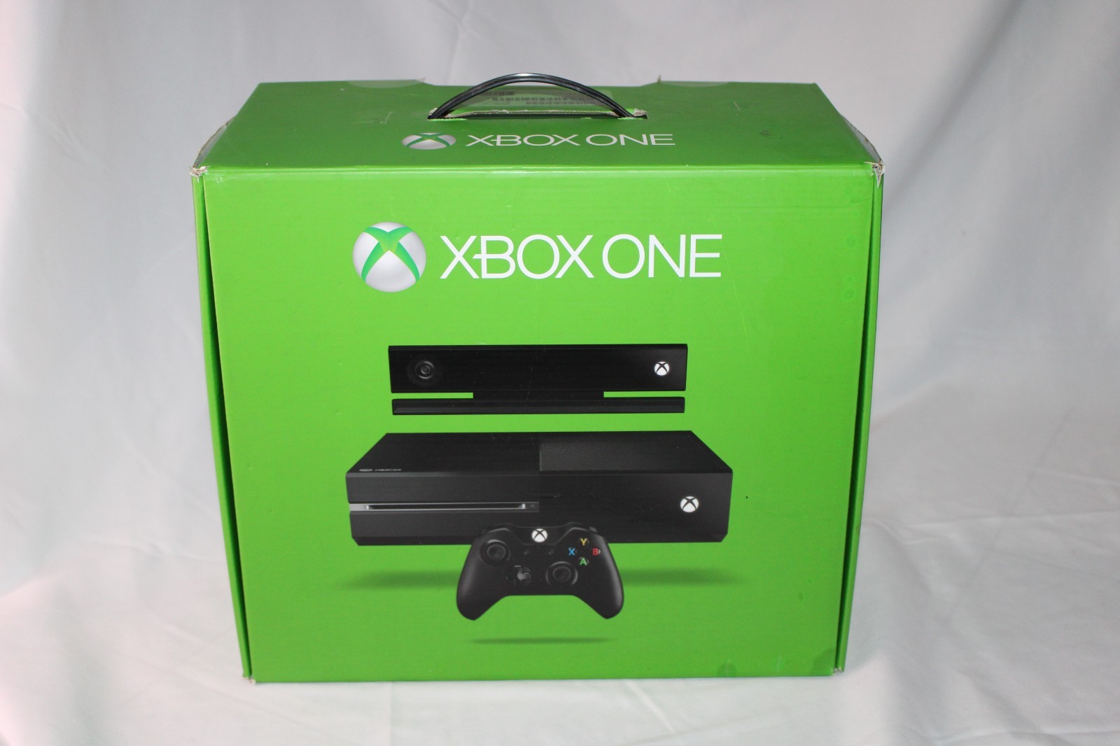 XBOX ONE with Kinect Bundle in Original Box with Original Parts (Original Owner)