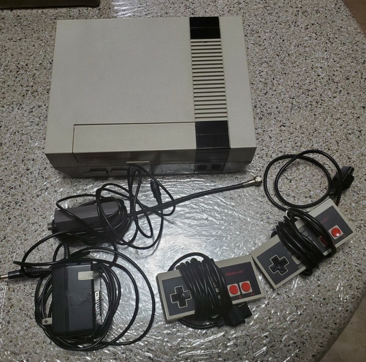 Nintendo Entertainment System Deluxe Gray Console. NA region