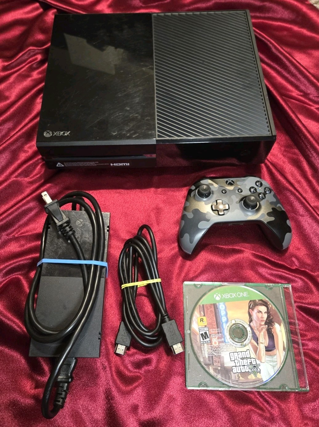 Microsoft Xbox One Original Console 500gb Bundle – Camo Controller, GTA V