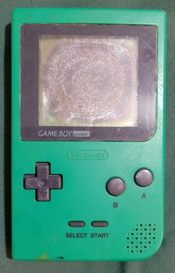 Gameboy Pocket – Green – Plays, But With A Broken Screen