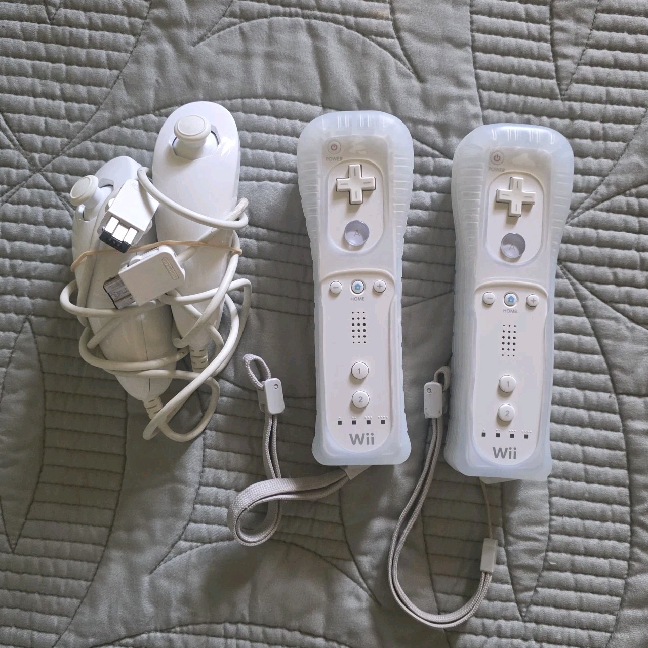 Nintendo Wii RVL-001 Console Bundle – Tested