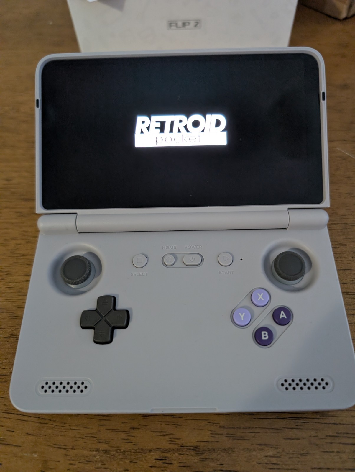 Retroid Pocket Flip 2 SD865 128GB 16Bit US – Retro Gaming Android Gray Handheld