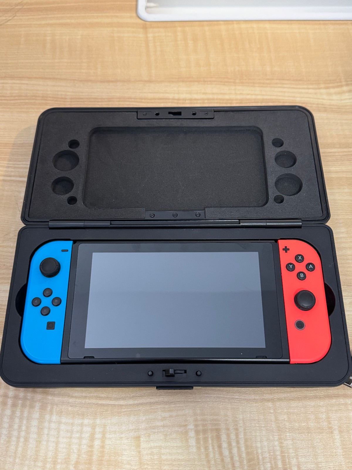 Nintendo Switch 32GB • Red/Blue • Dock/Pro Controller/Case • HAC-001(-01) (2019)