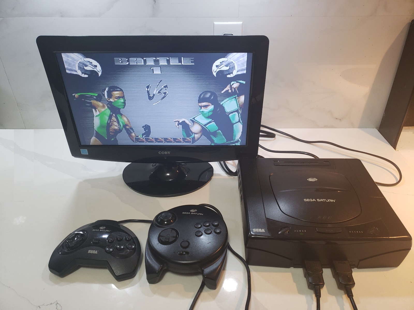 SEGA Saturn Home Console Black 2 Controllers Ultimate Mortal Kombat MINT RARE 💖