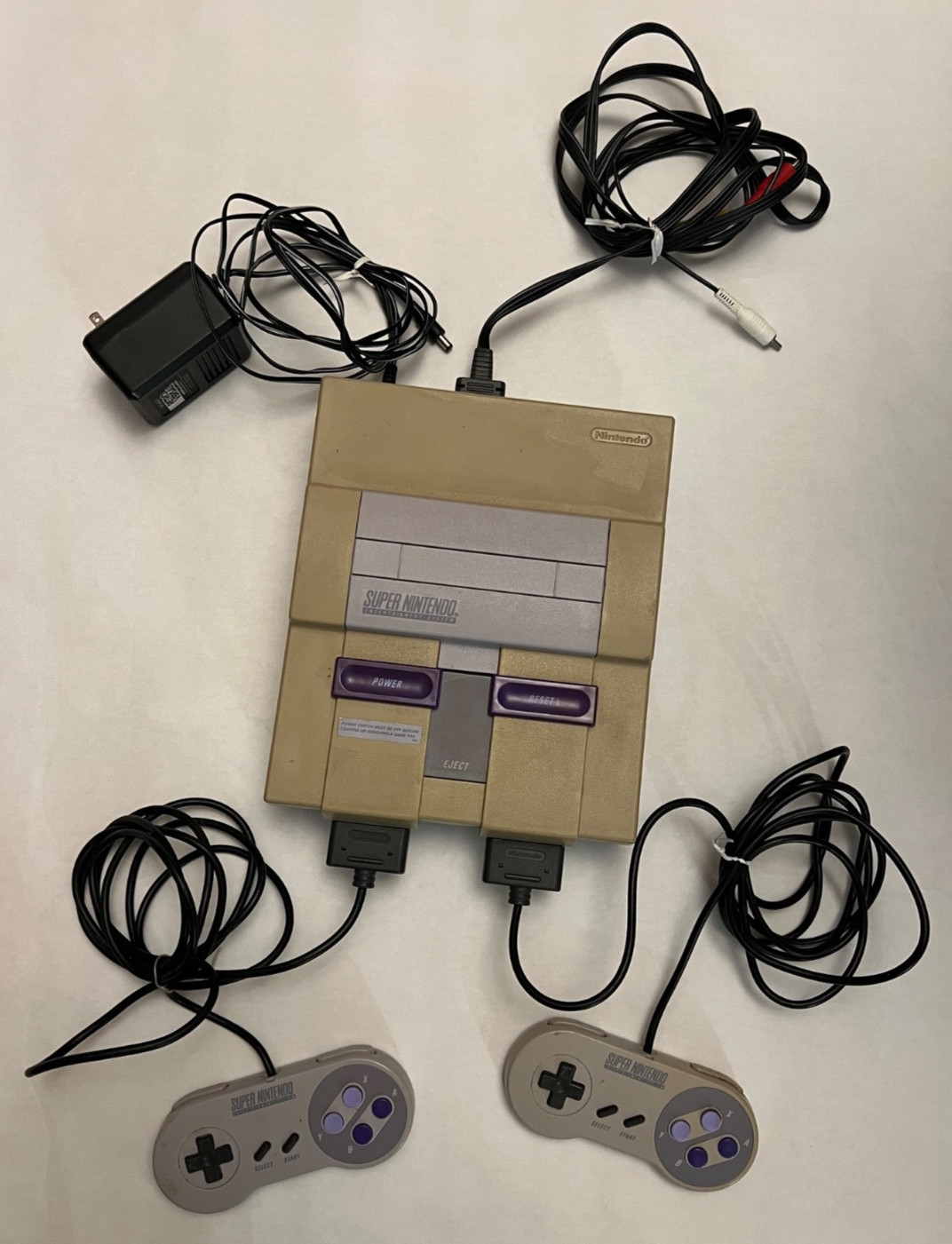 Super Nintendo Entertainment System Console 2 Controllers Power Supply AV RCA+AC