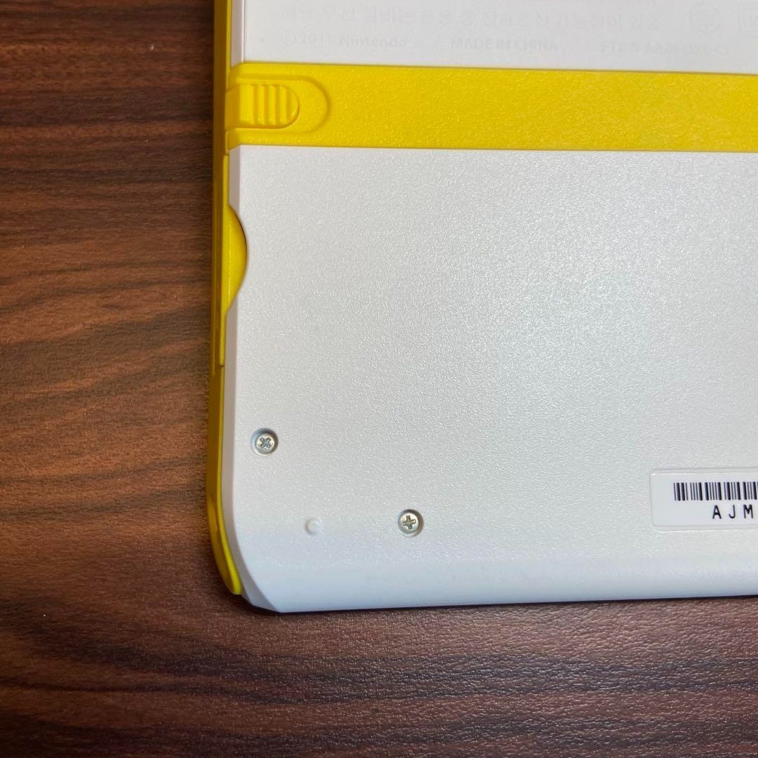 Nintendo 2DS Console – Super Mario Pack (White/Yellow) 4142 From Japan