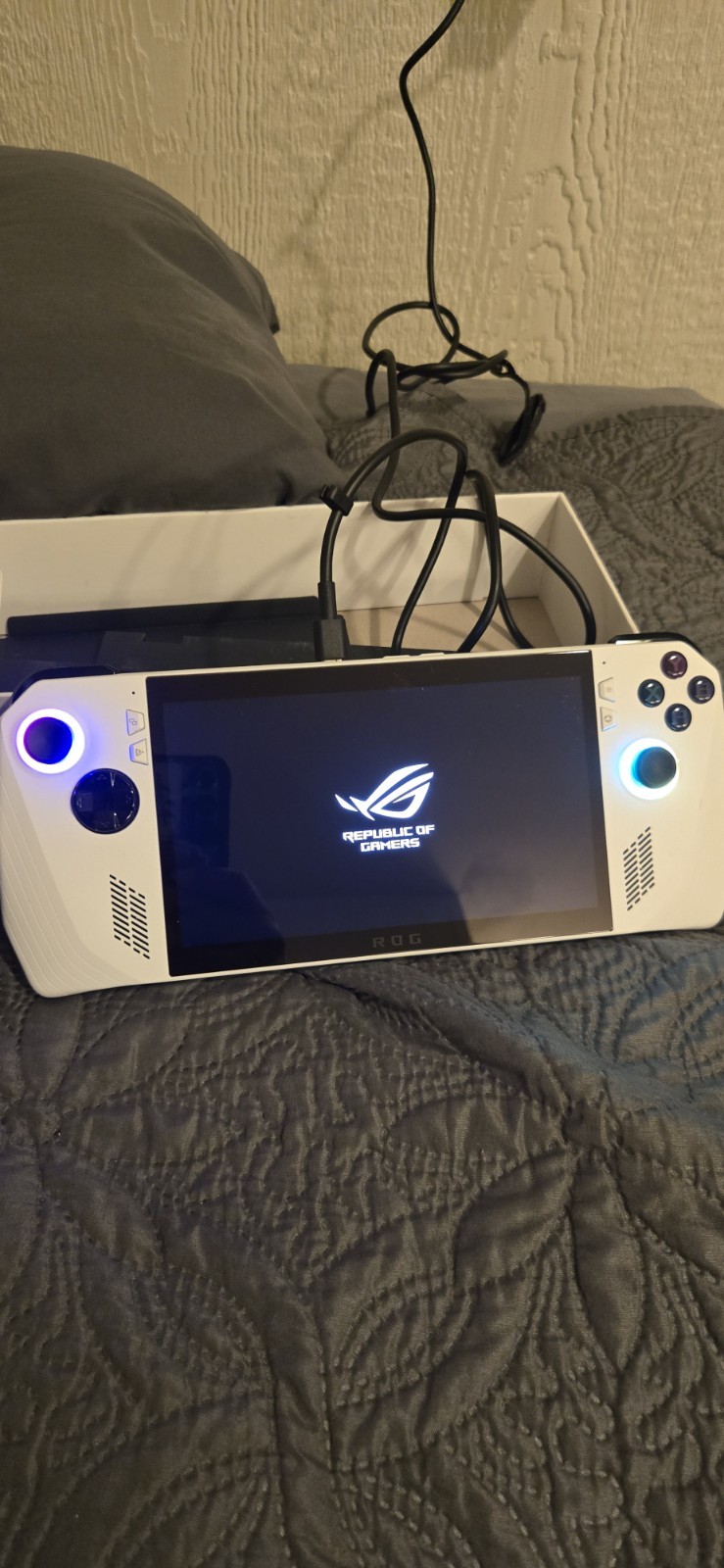 ROG Ally Z1 Extreme 512GB Original Box with Charger And Screen Protector