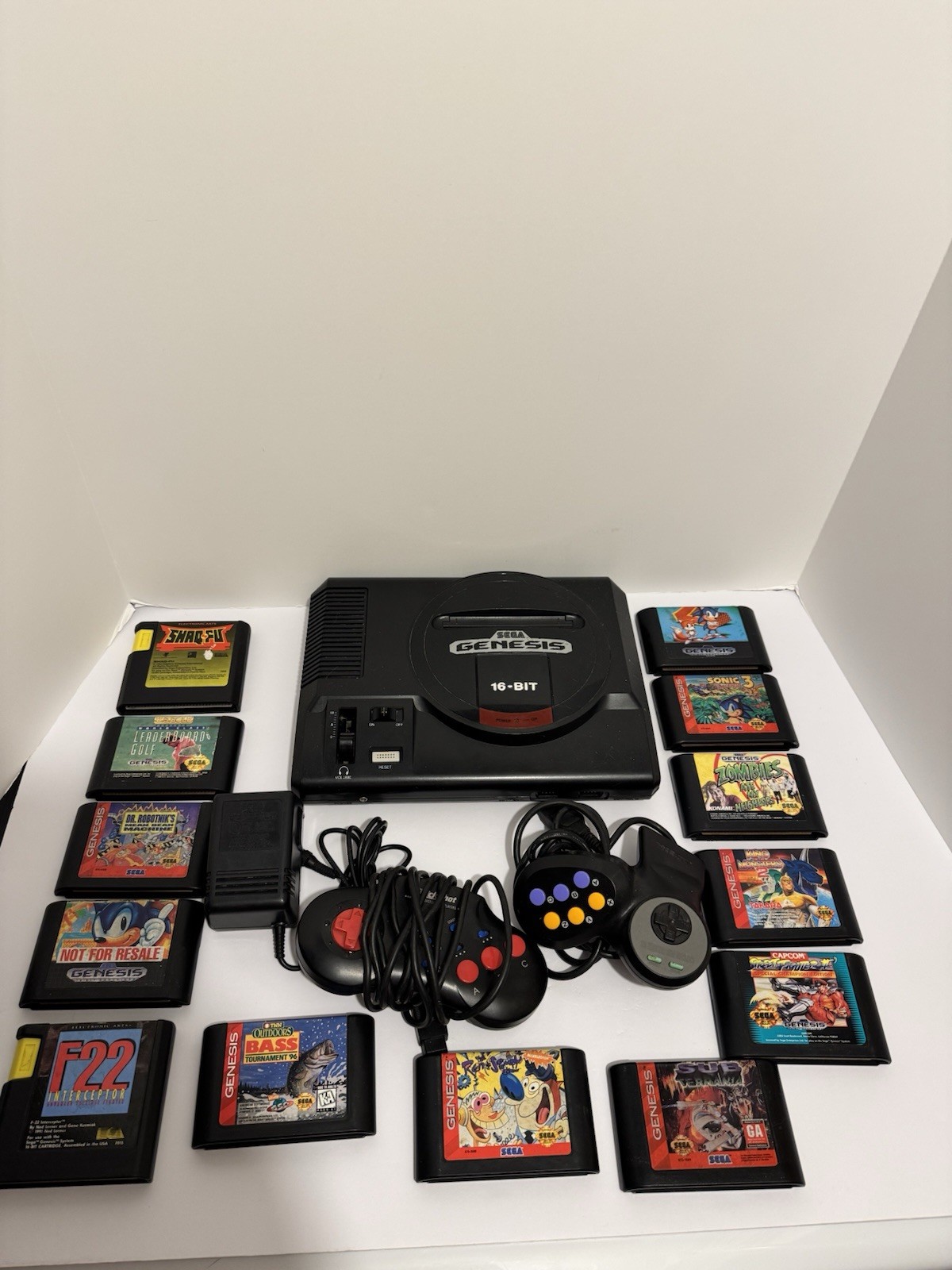 Original Sega Genesis 1601 16-Bit Console Bundle 2 Controllers 13 Games -Works