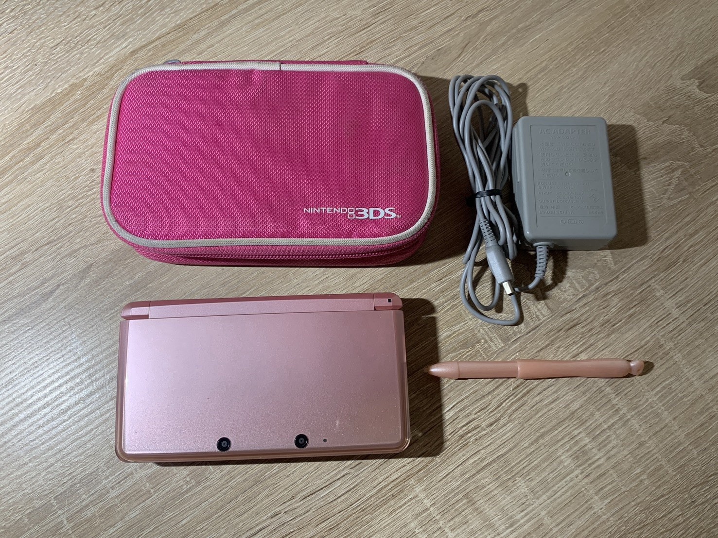 0626 Nintendo 3DS Misty Pink For Parts 290g