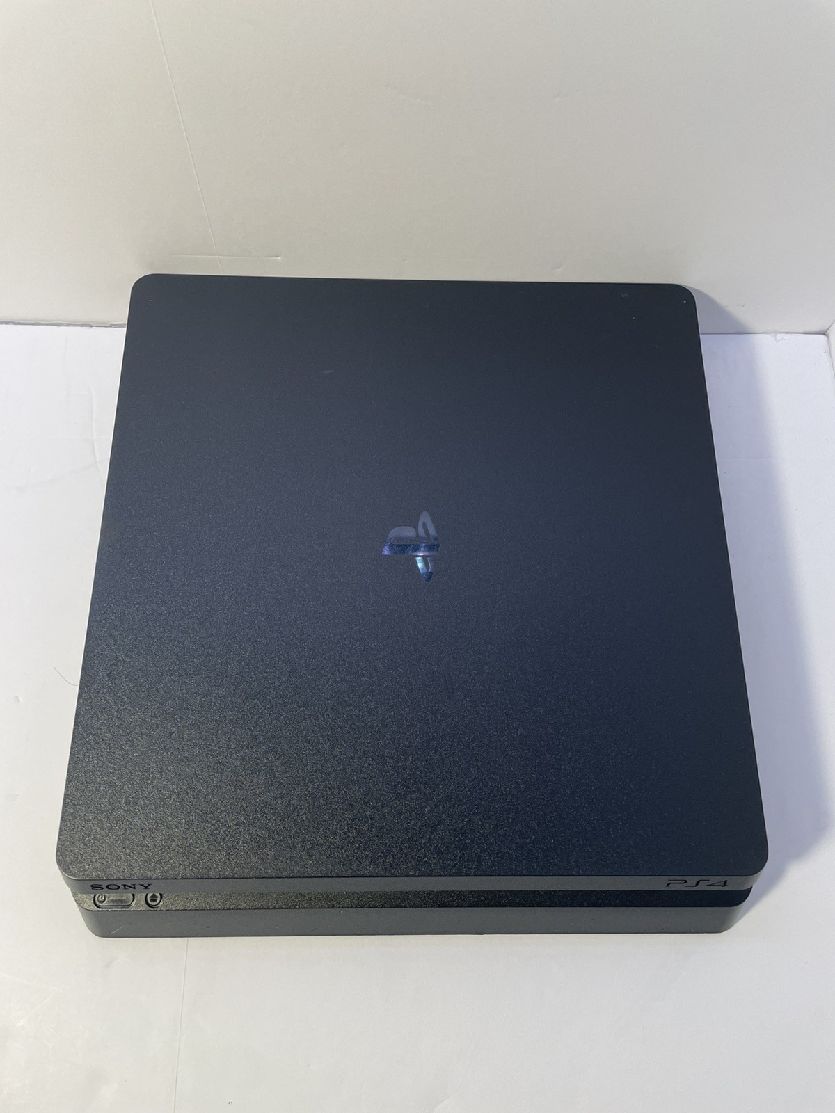 PlayStation 4 Slim CUH2115b w/ Controller and Game | 1 TB | REPASTED
