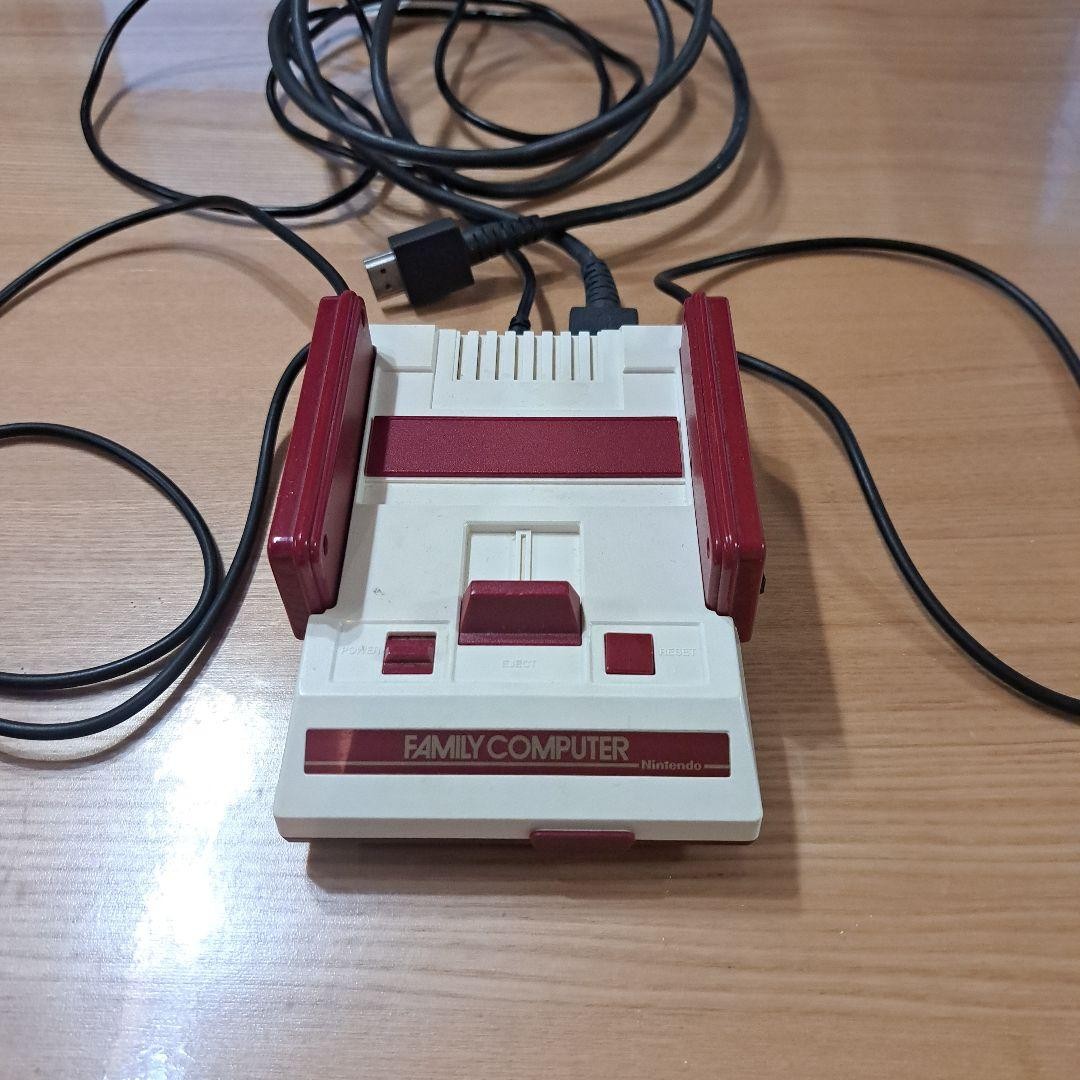 Nintendo Famicom Classic Mini CLV-101 Console Red White 4.3 inch HDMI Boxed