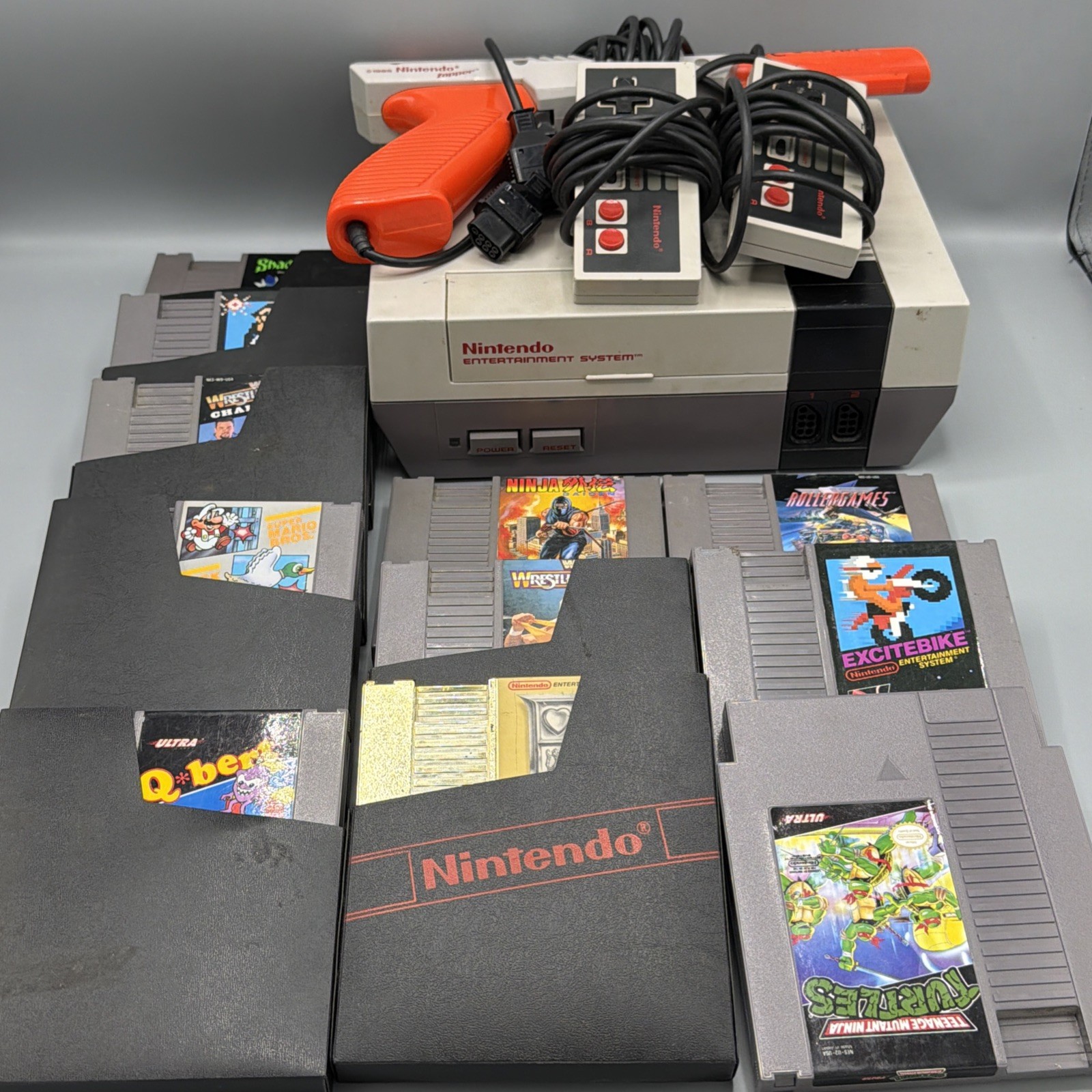 Nintendo NES-001 Lot Console 2 Controllers 1 Zapper 11 Games 1 Power Pad Zelda