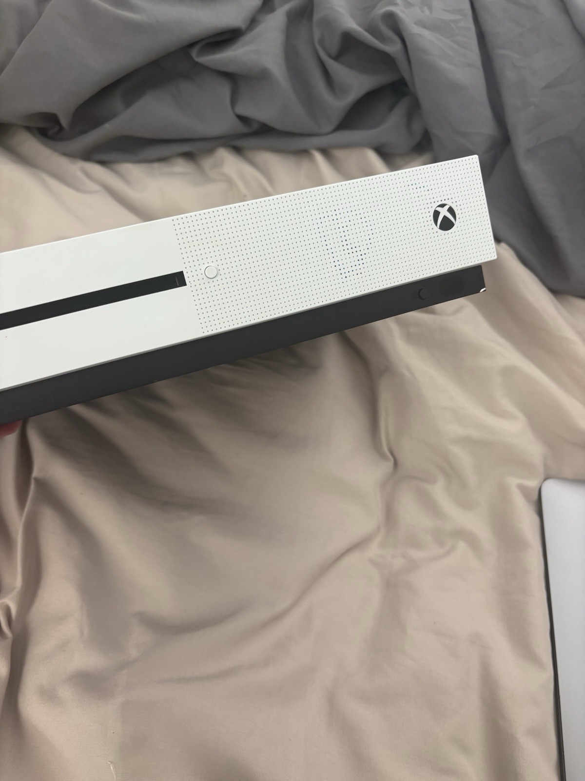 Microsoft Xbox One White Home Console w/ Wi‑Fi, HDMI, (2X in & out) USB-A, (2X)