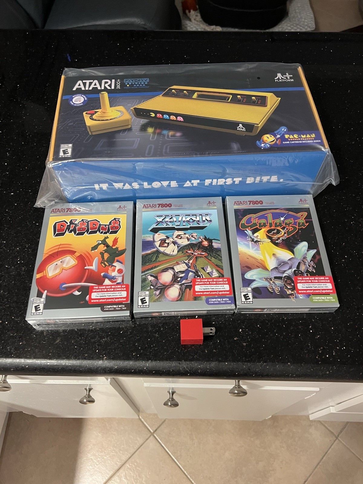 Atari 2600+ PAC-MAN Edition Console Joystick & 3 Extra Games + Plug New Sealed