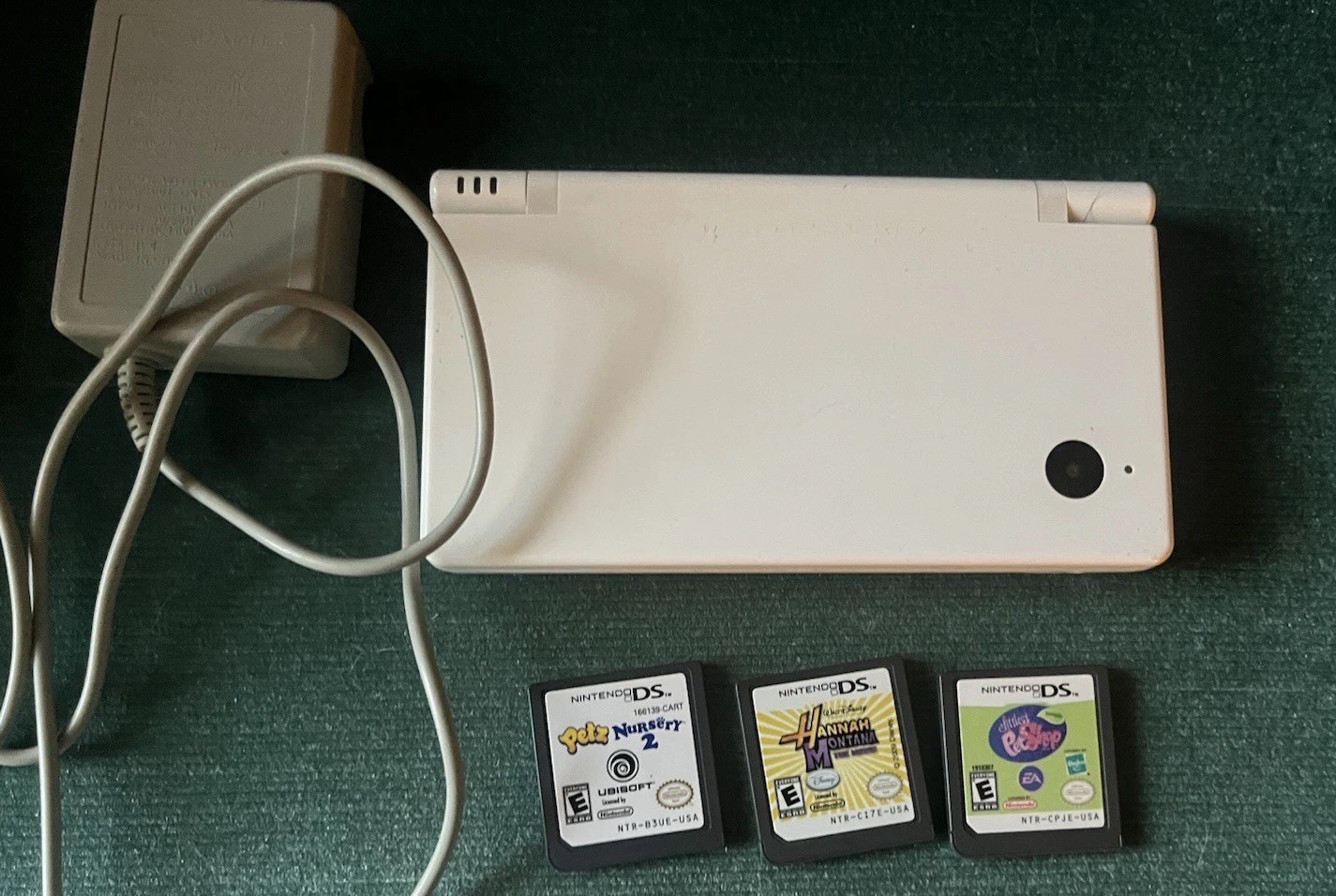 Nintendo DSi With Charger And 3 Games￼