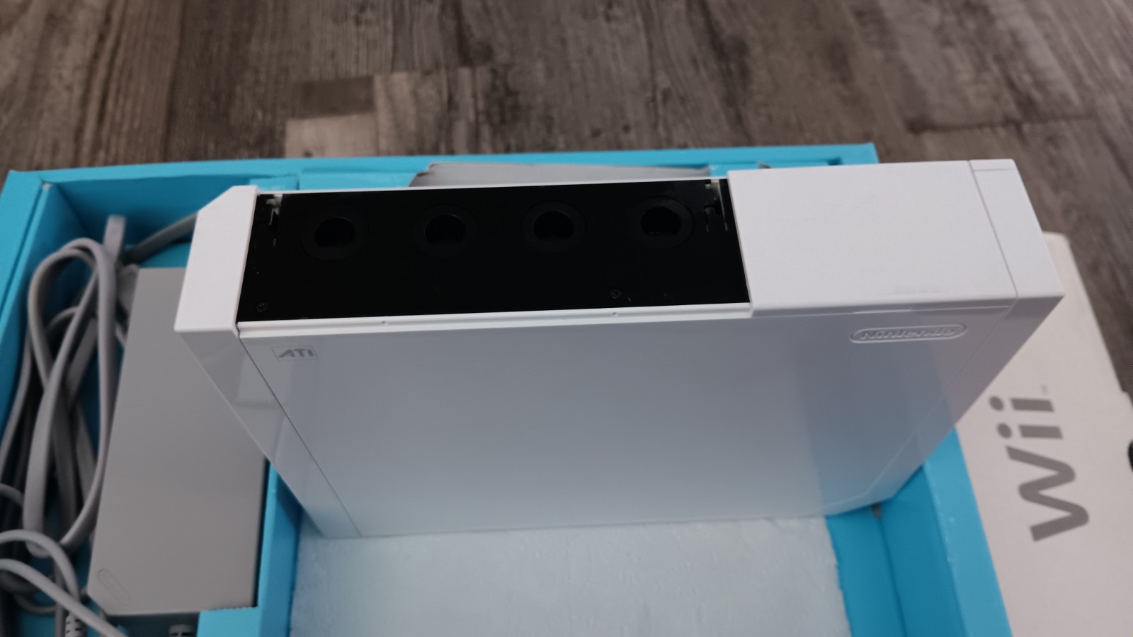 Nintendo Wii Console White Complete In Box CIB with Wii Sports Bundle – Tested
