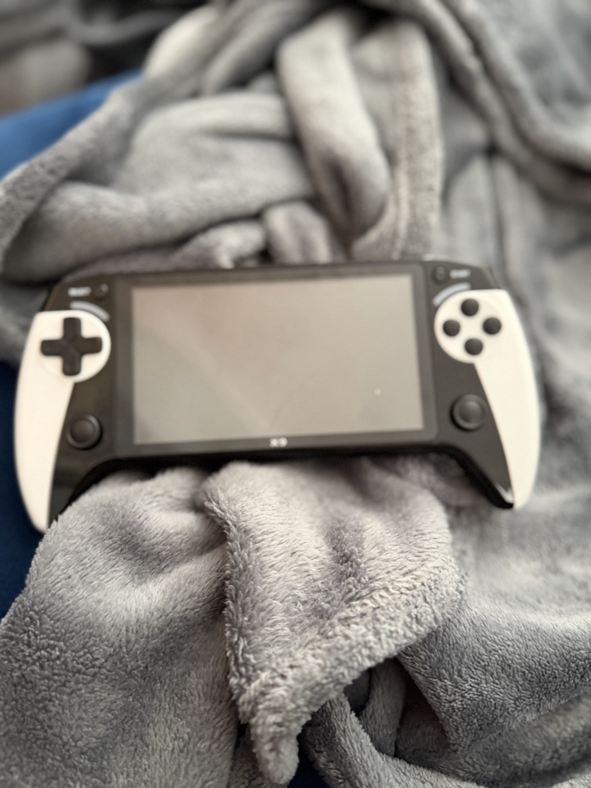 ANBERNIC RG28XX Handheld Game Console, Black/White, USB-C, 3.5mm Jack