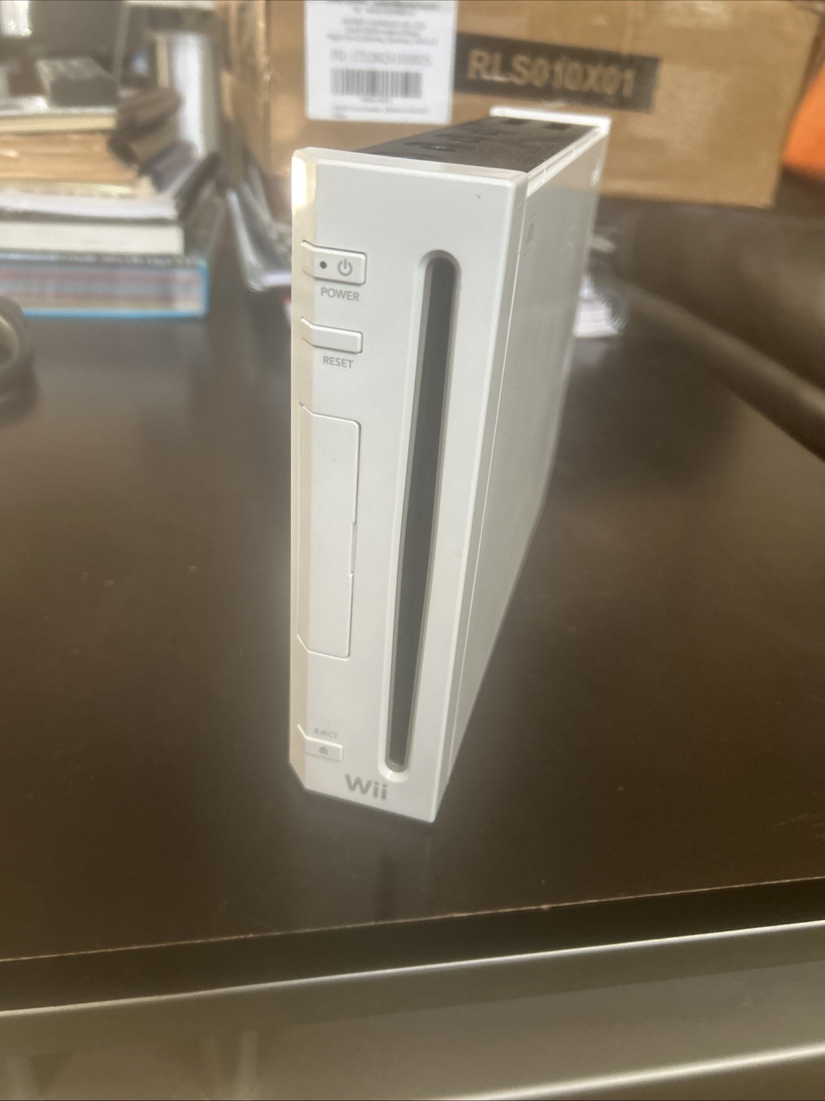 Nintendo Wii System Console Bundle White With 2 Games plays Gamecube too