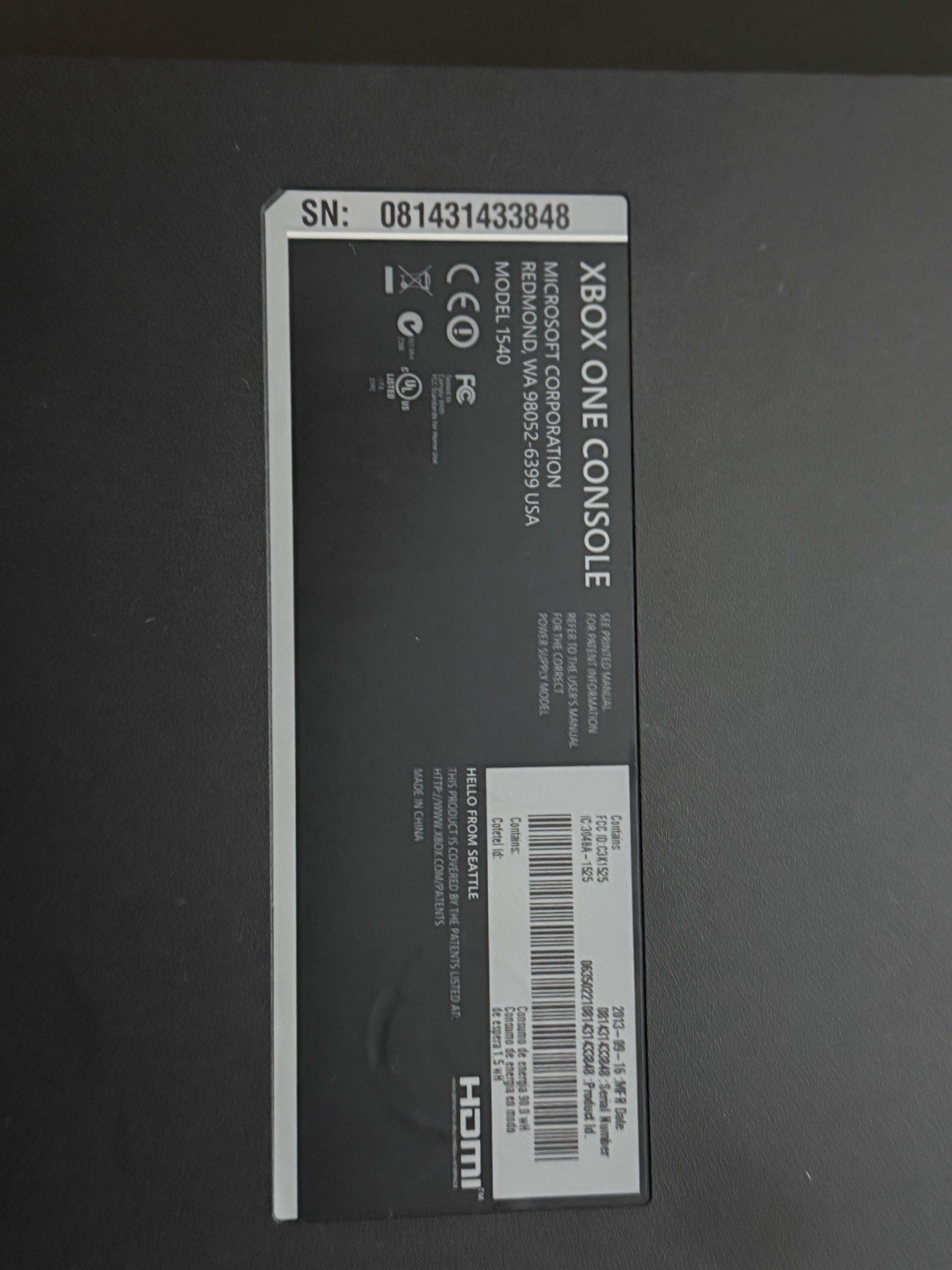 Microsoft Xbox One 500GB Console Model 1540 Black w/ Carbon Black Controller