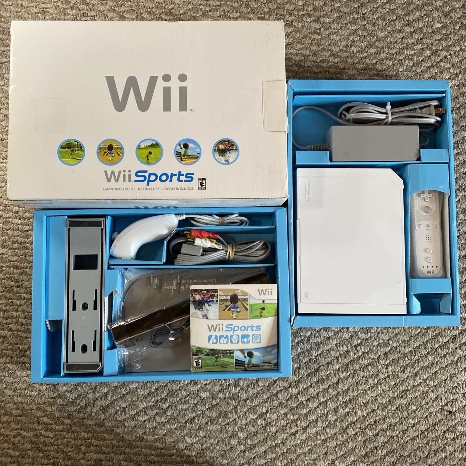 Nintendo Wii + Wii Sports Console – Complete In Box Great Shape