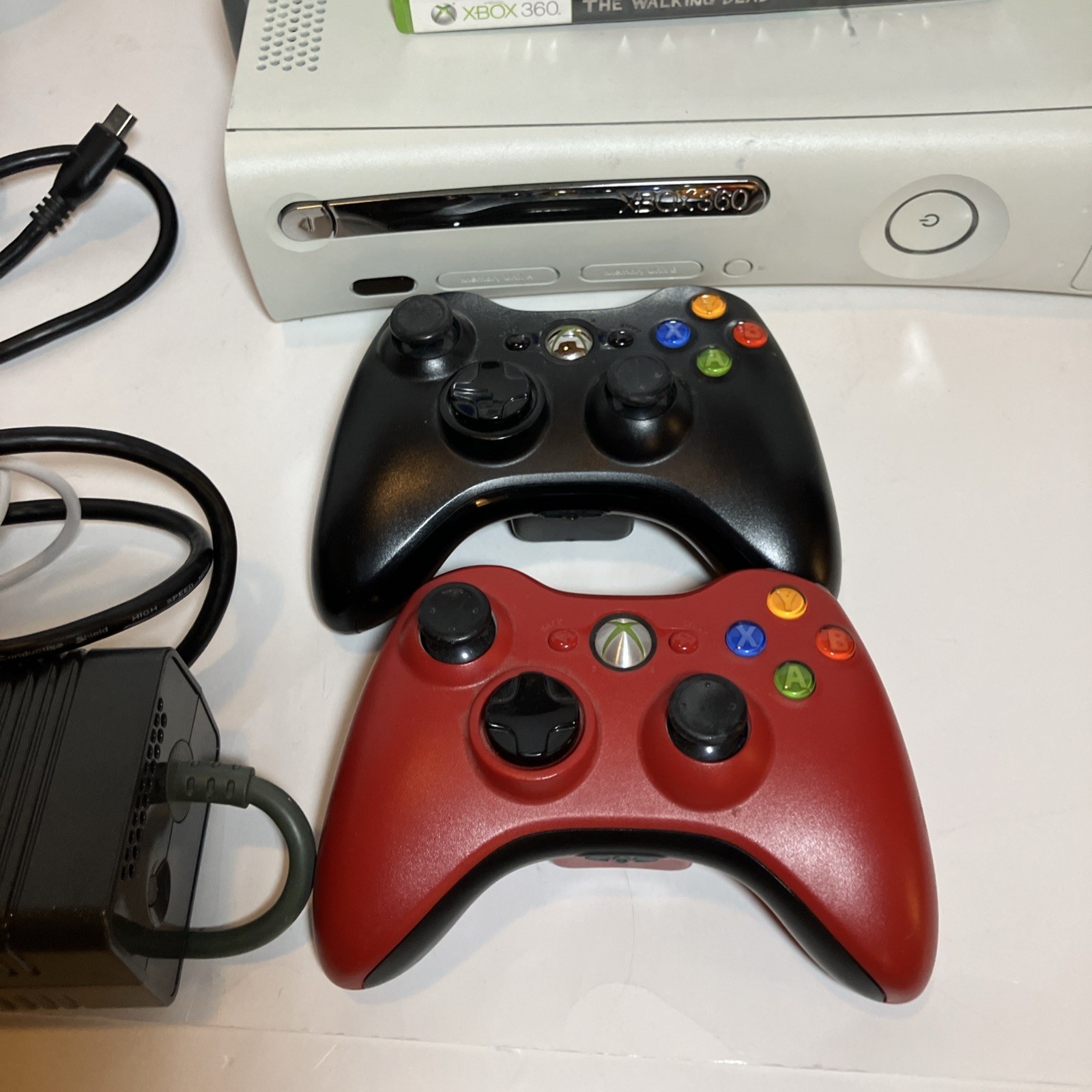 Microsoft Xbox 360 Pro System Bundle 60GB White Console (5)