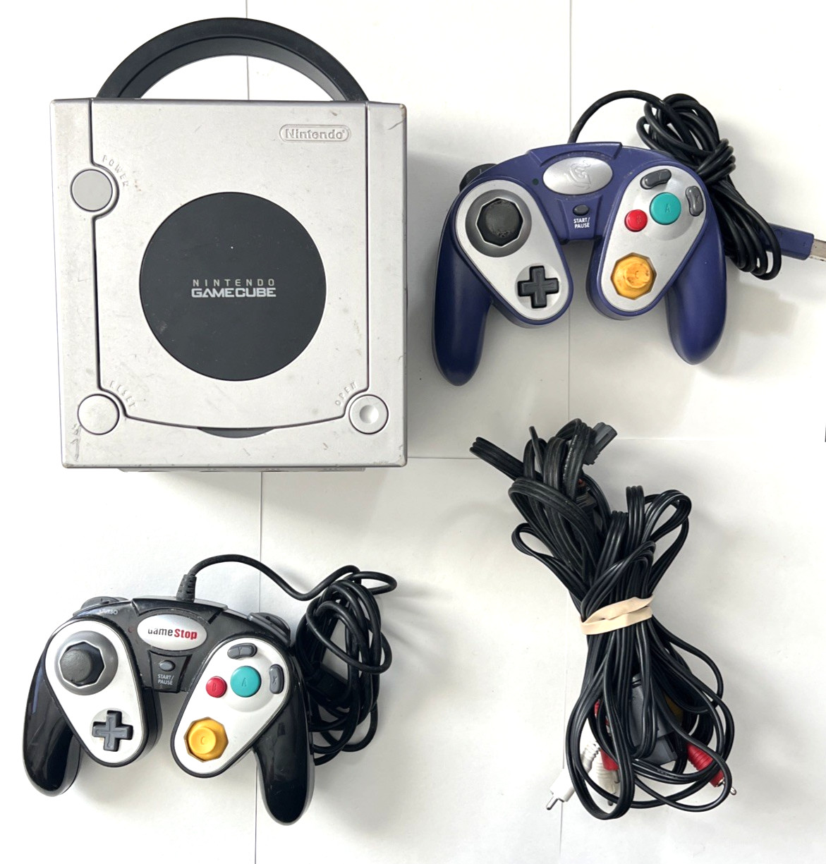 Nintendo GameCube Silver Console AS-IS Parts Repair Reads Games