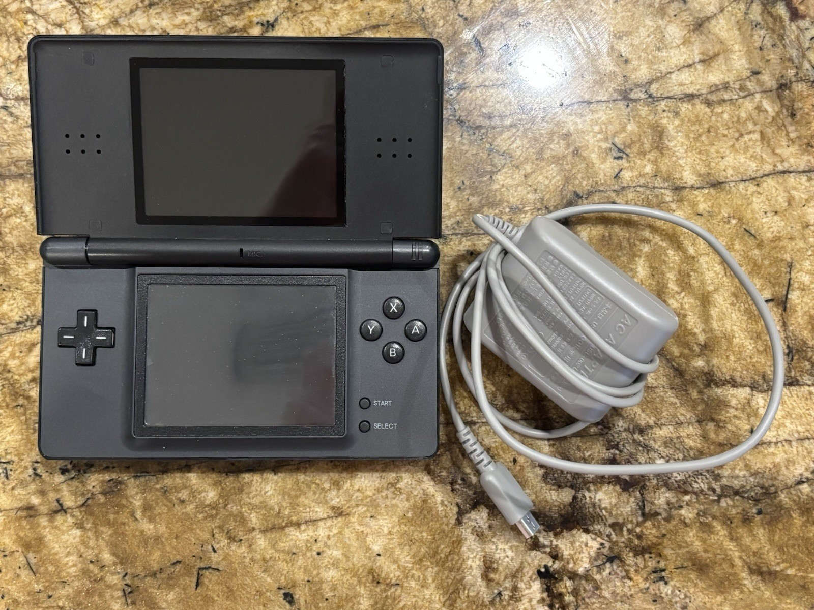 Black Nintendo DS Lite With Stylus And Charger – Tested & Working